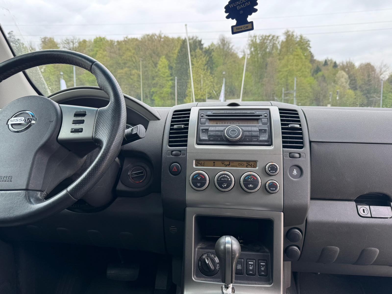 NISSAN Pathfinder 2.5 dCi LE-image-13
