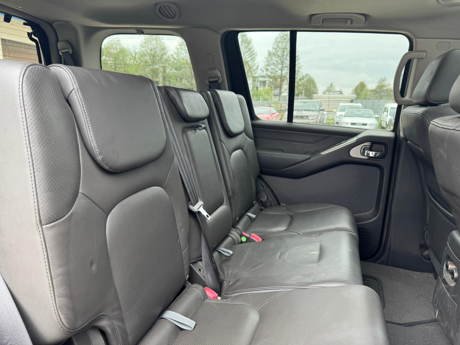 NISSAN Pathfinder 2.5 dCi LE-image-8