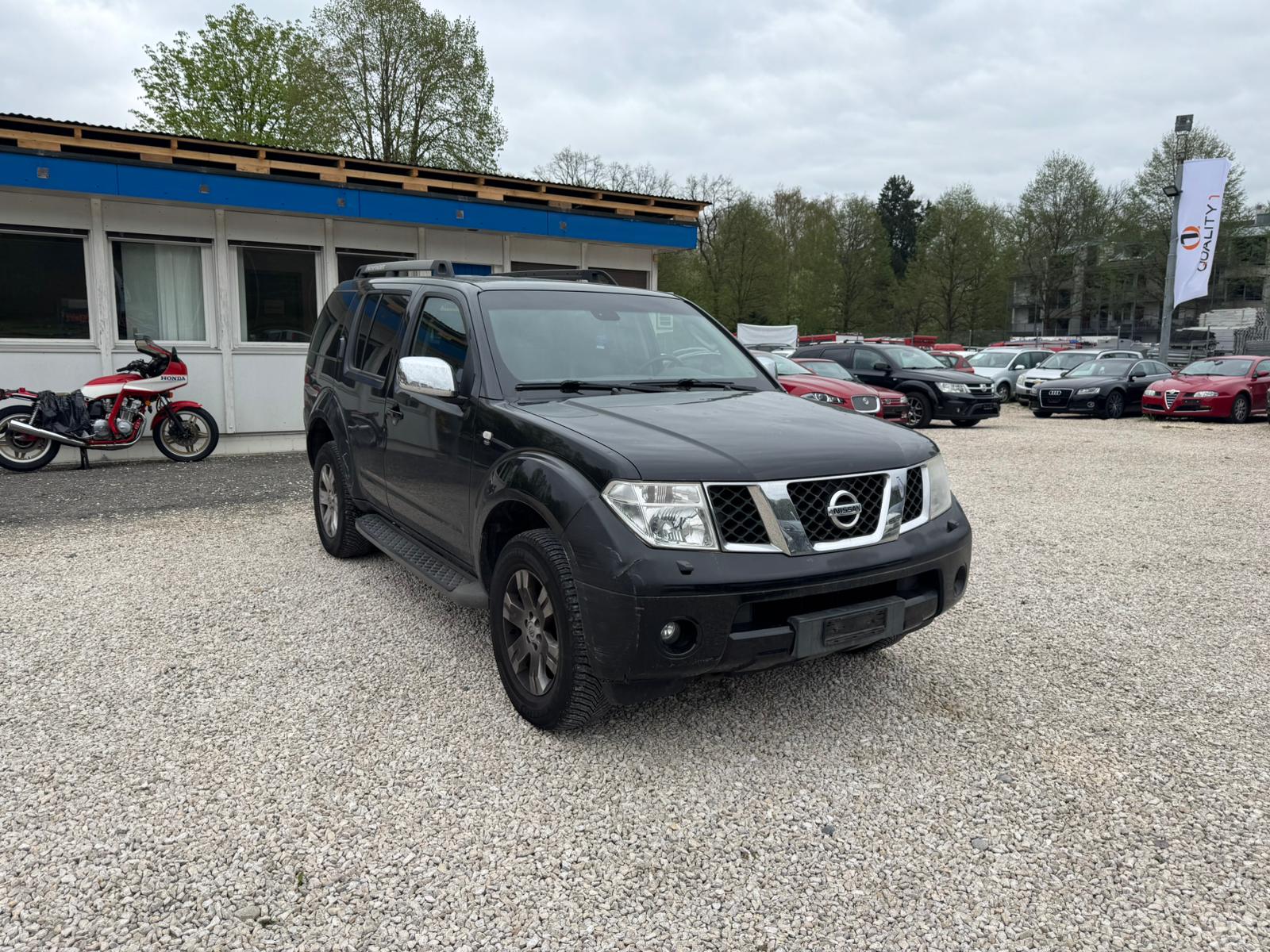 NISSAN Pathfinder 2.5 dCi LE-image-2