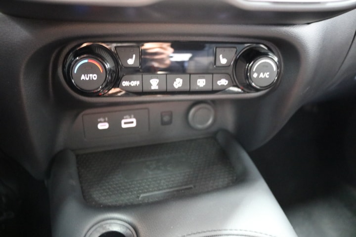 NISSAN Juke 1.0 DIG-T N-Connecta DCT-image-29