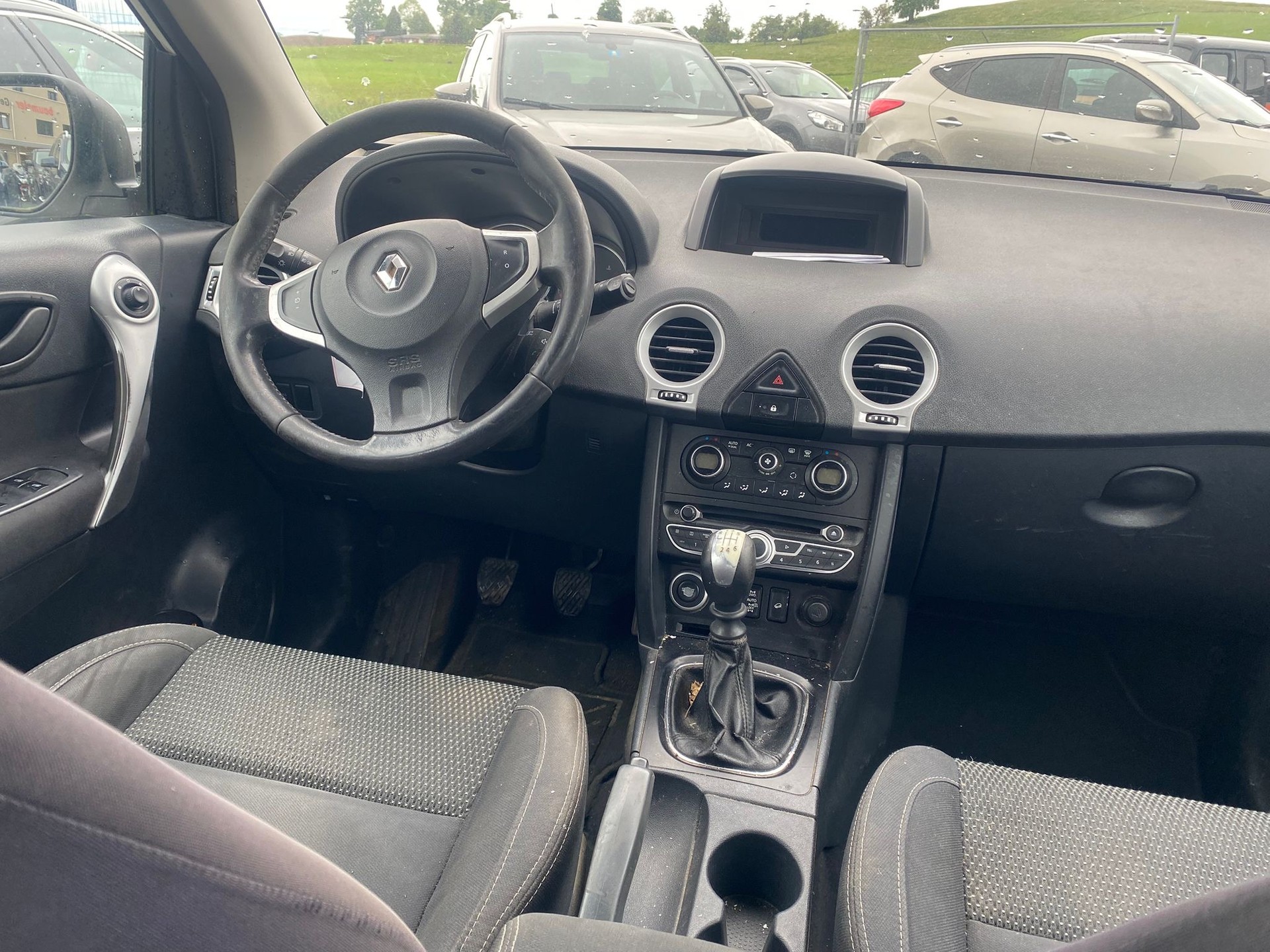RENAULT Koleos 2.5 Dynamique 4x4-image-10