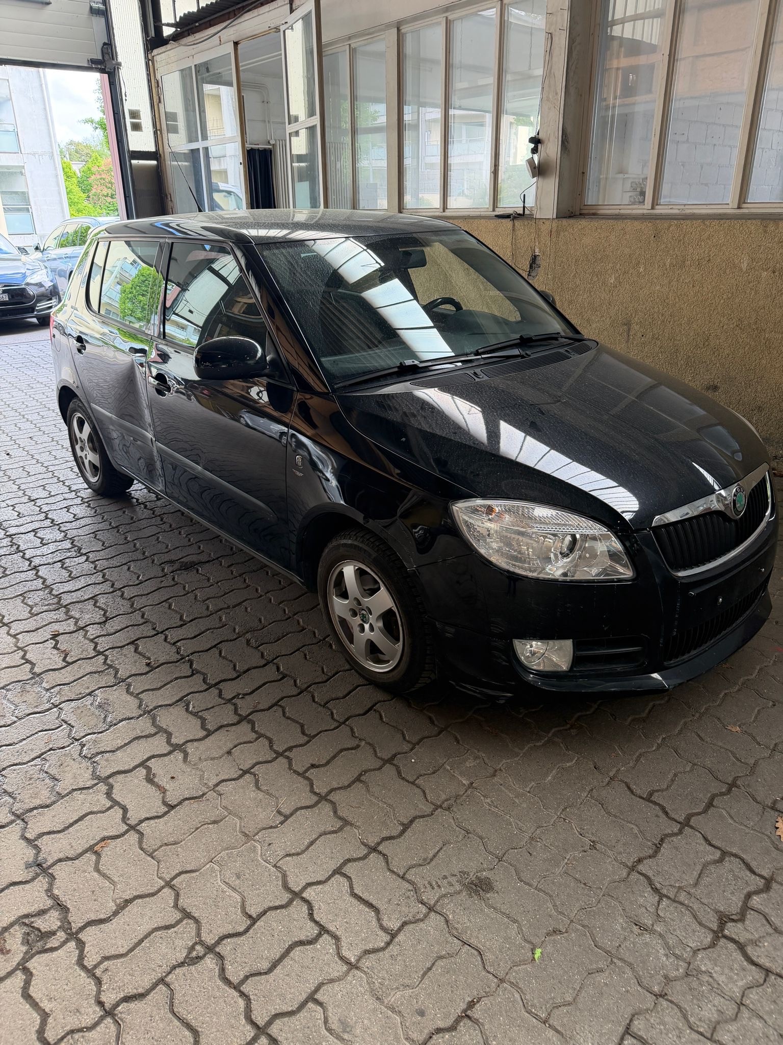 SKODA Fabia 1.6 Ambiente-image-3
