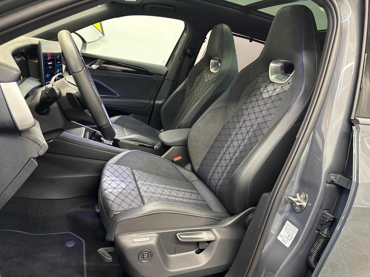 VW Tayron 1.5 TSI PHEV R-Line Black Style-showroom-element-3