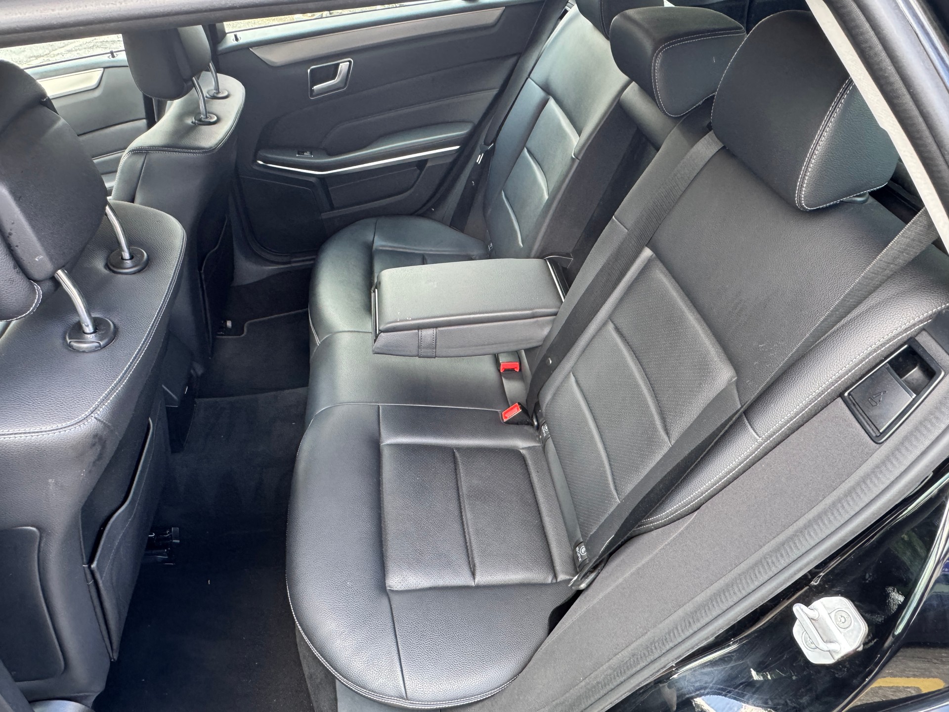 MERCEDES-BENZ E 220 BlueTEC-image-9