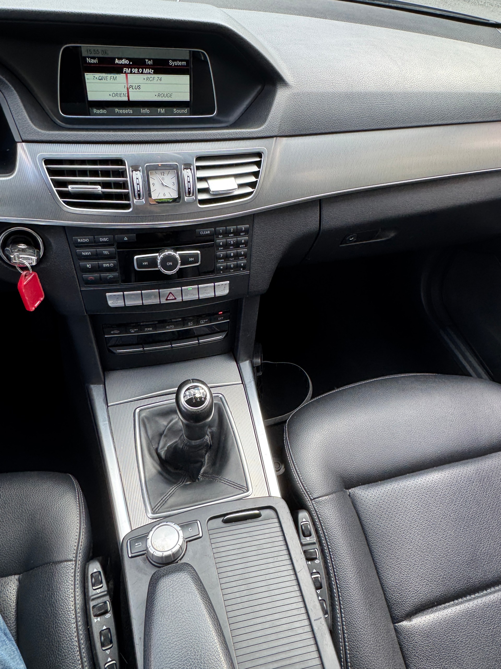 MERCEDES-BENZ E 220 BlueTEC-image-12