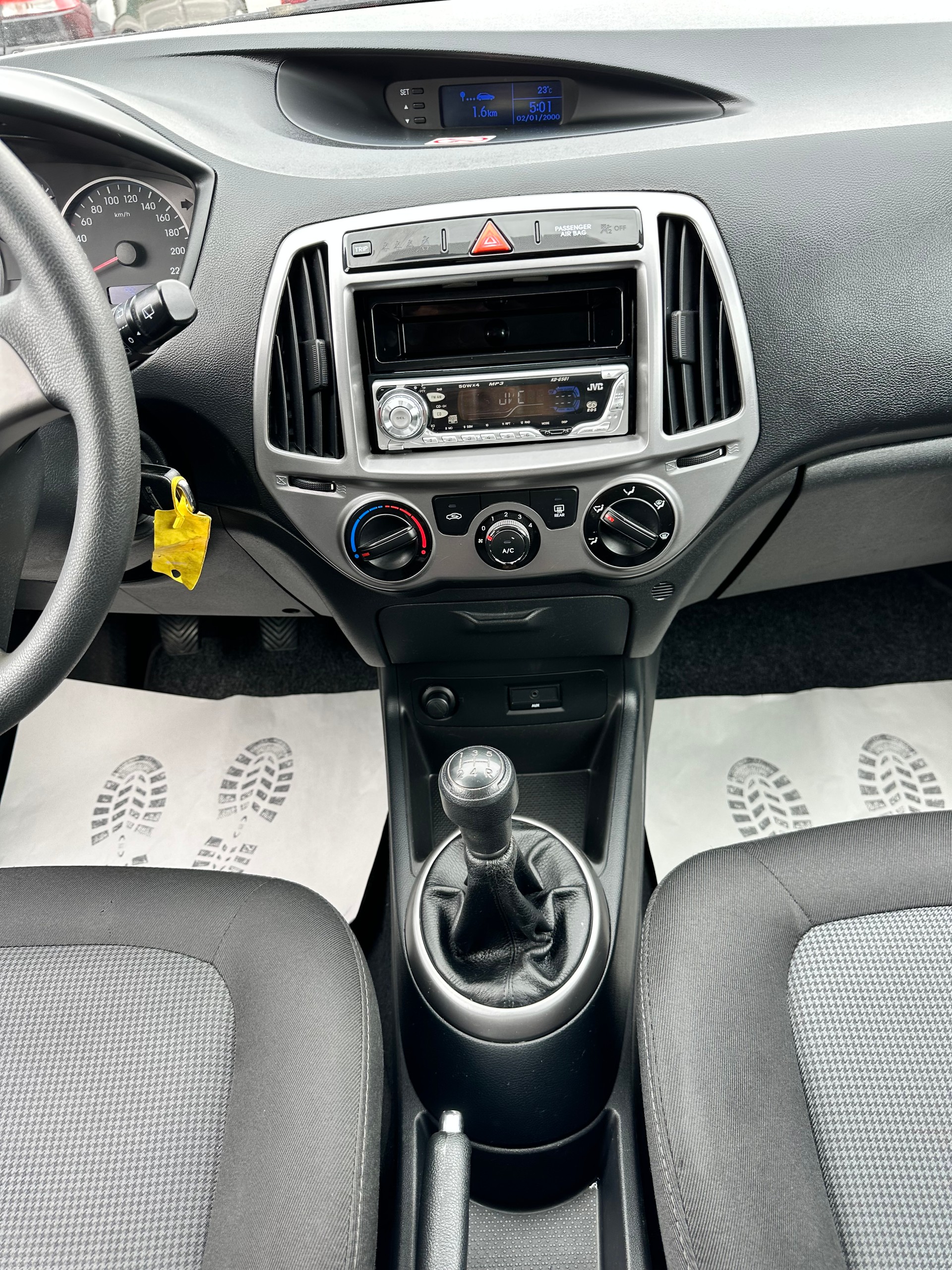 HYUNDAI i20 1.2 Pica 45km/h-image-13