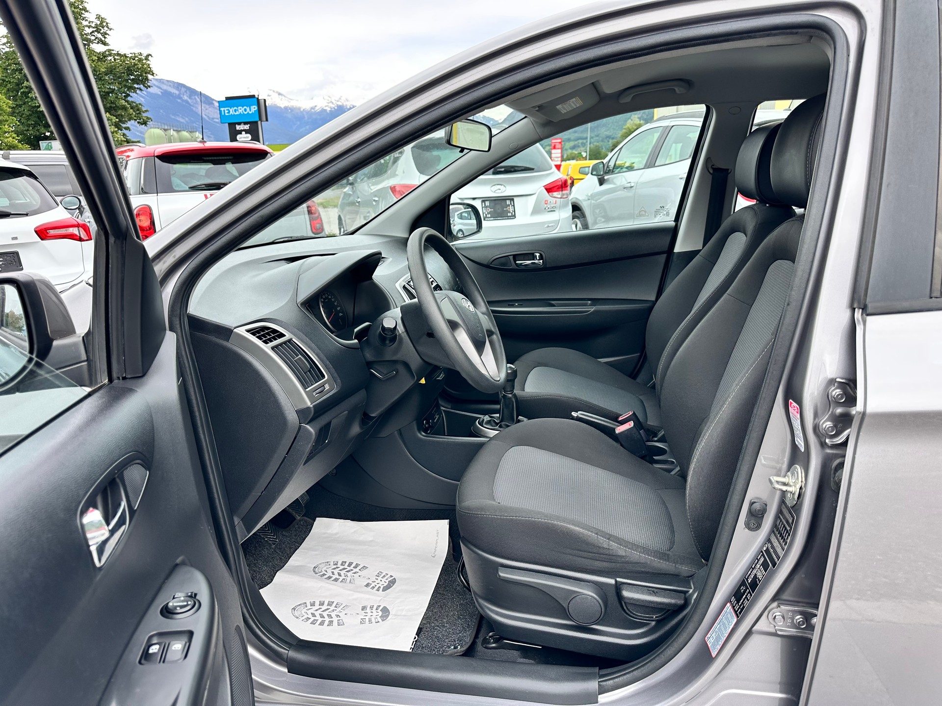 HYUNDAI i20 1.2 Pica 45km/h-image-8