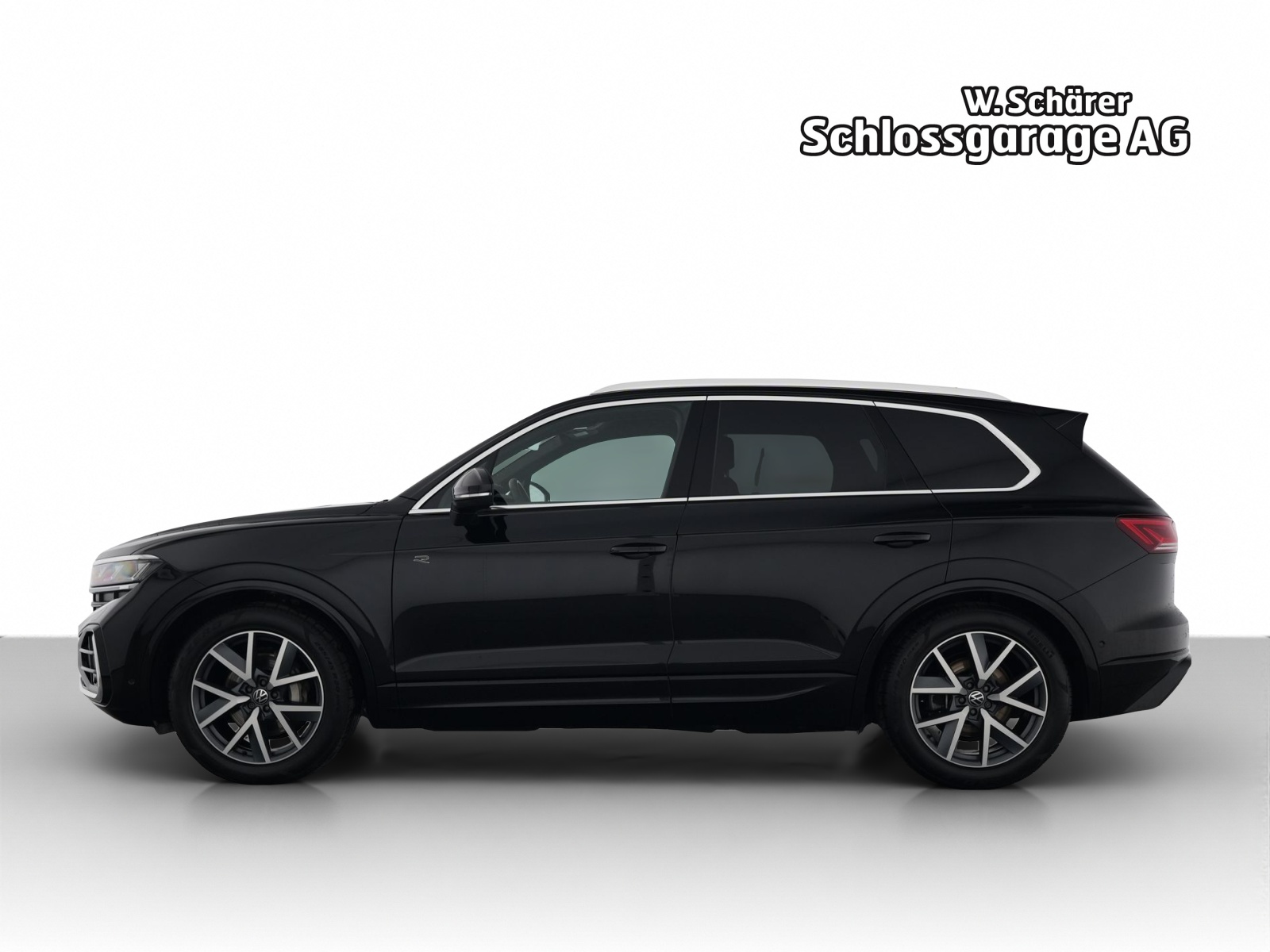 VW Touareg 3.0 TDI R-Line Tiptronic-showroom-element-1