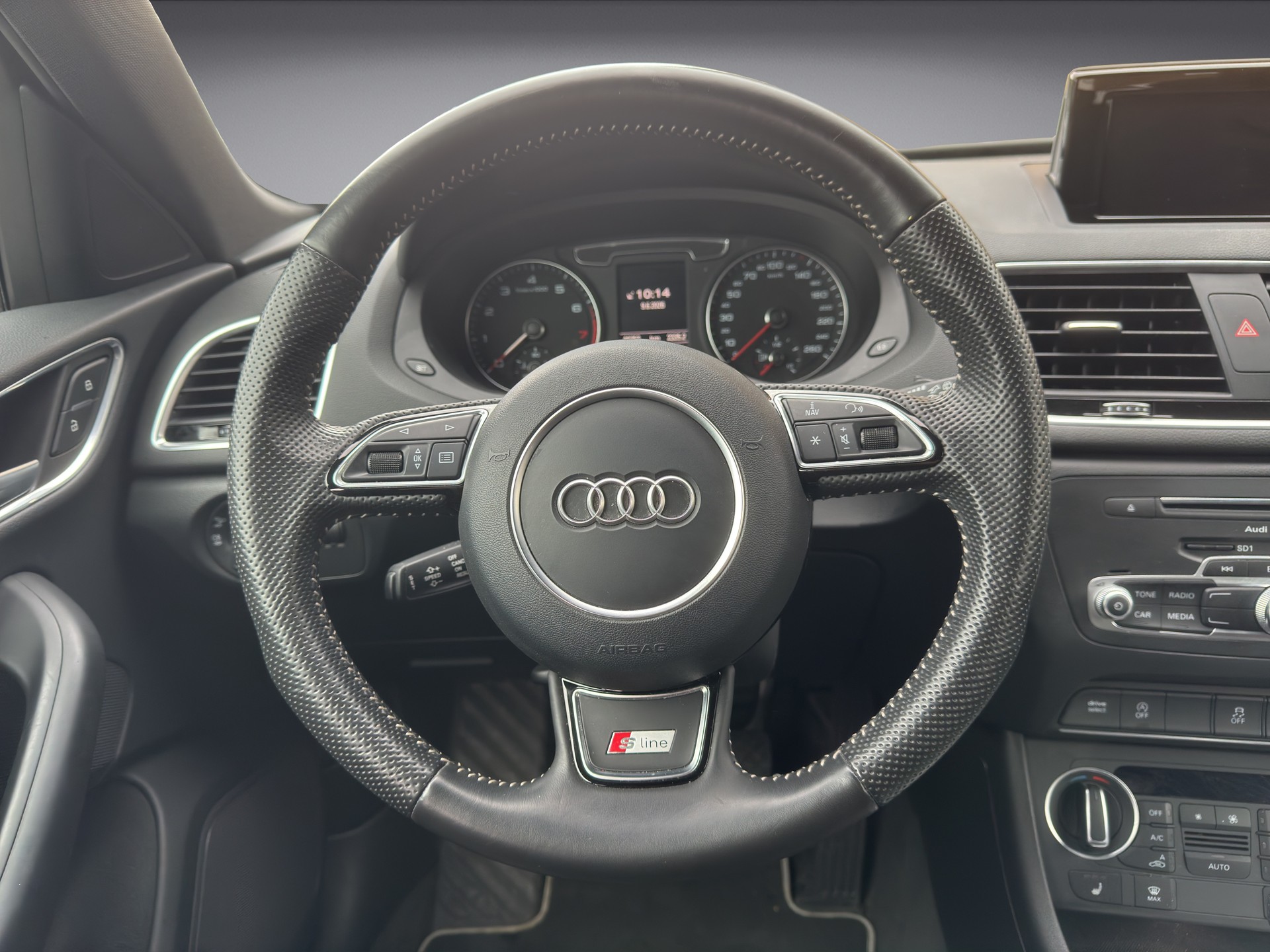 AUDI Q3 1.4 TFSI Sport S-Line S-Tronic-image-8