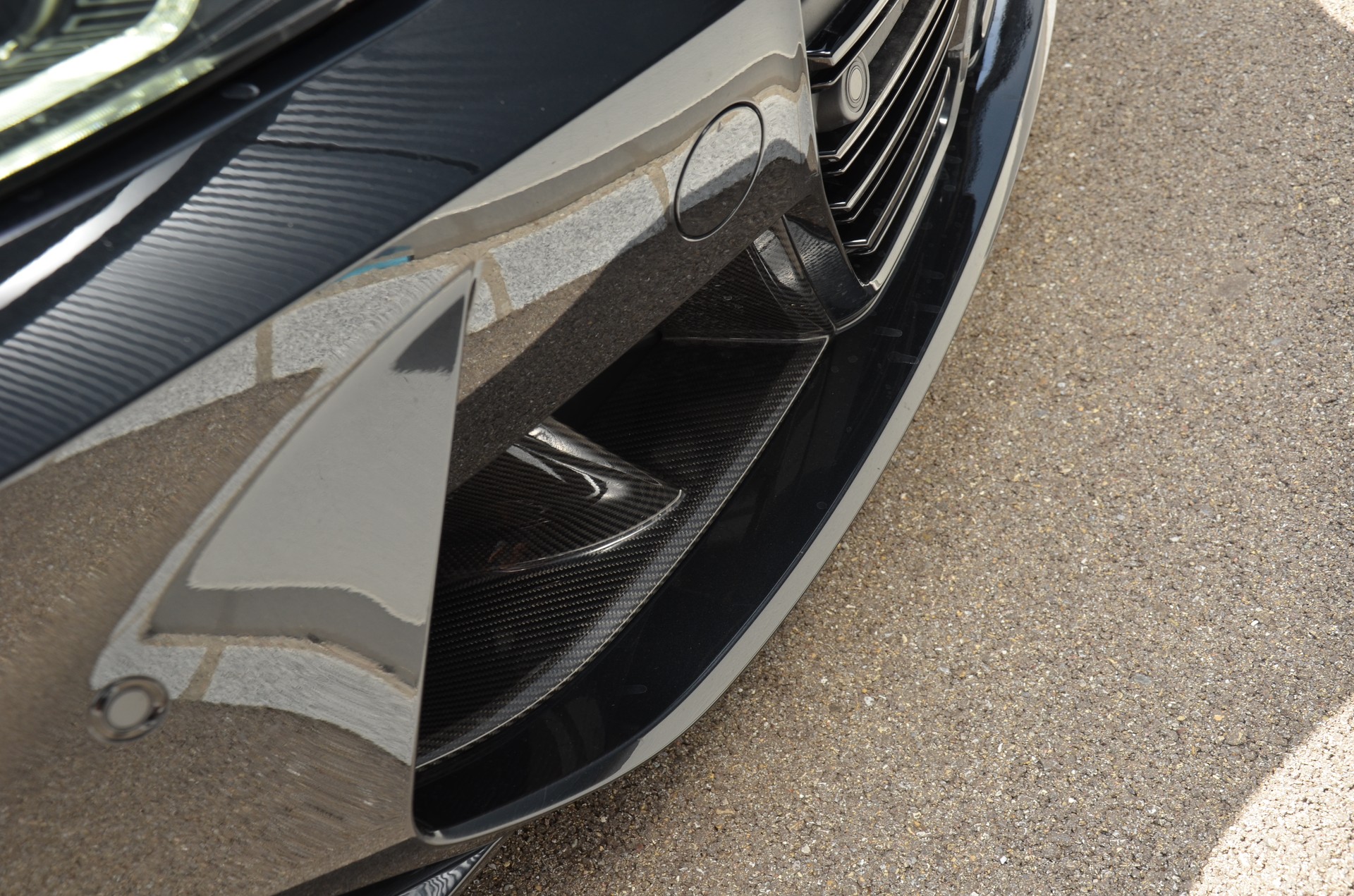 BMW M4 Coupé Competition M xDrive-image-13