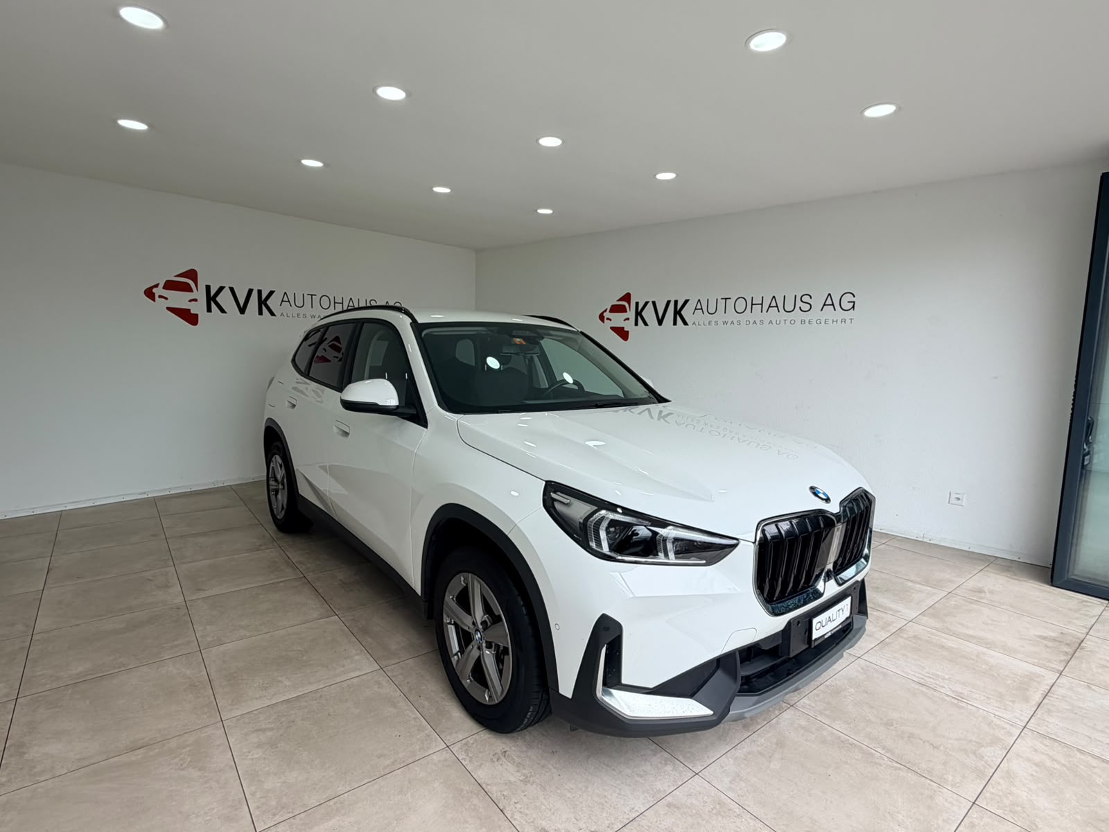 BMW X1 xDrive 20d 48V-showroom-element-2