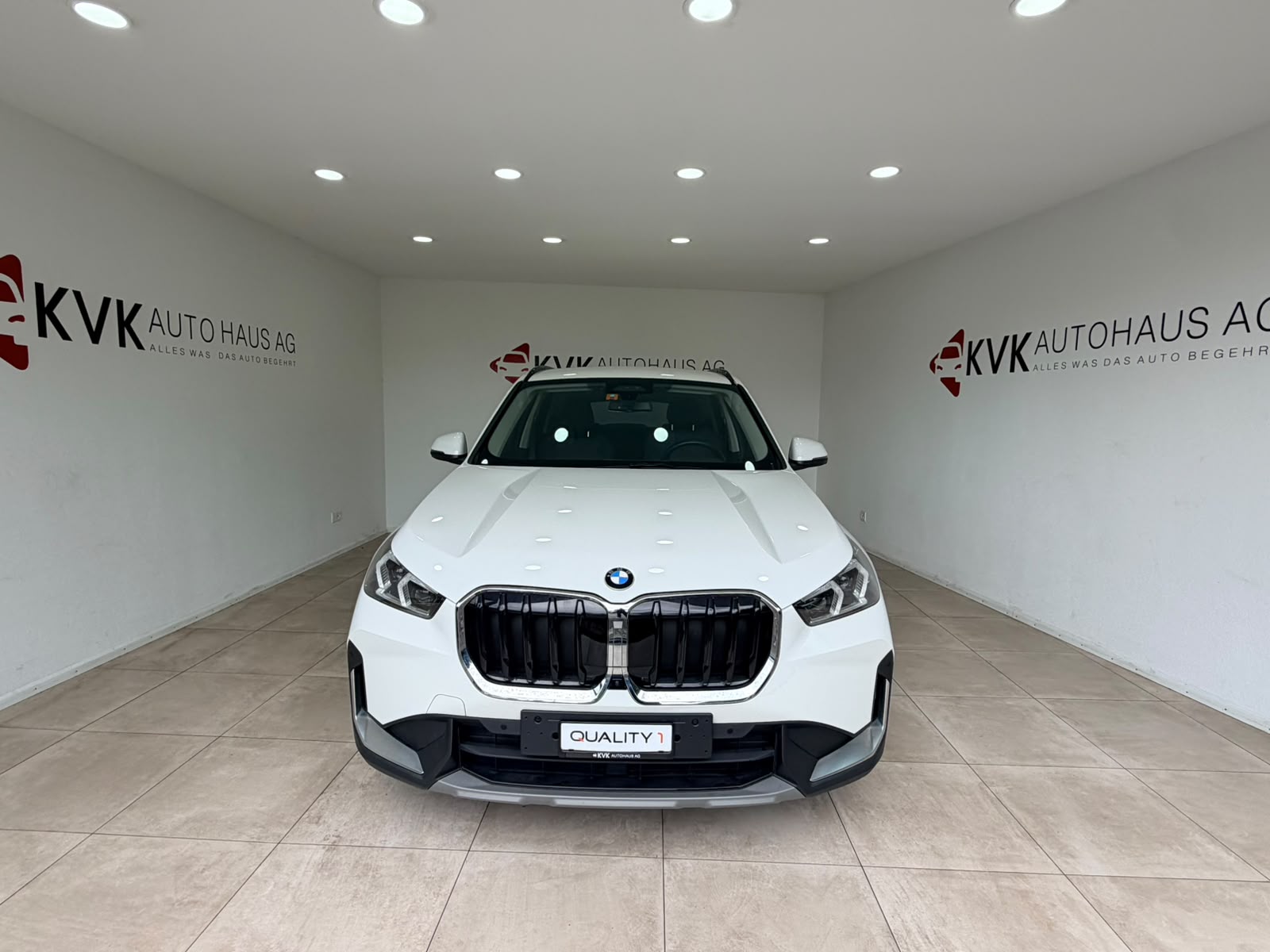 BMW X1 xDrive 20d 48V-showroom-element-1