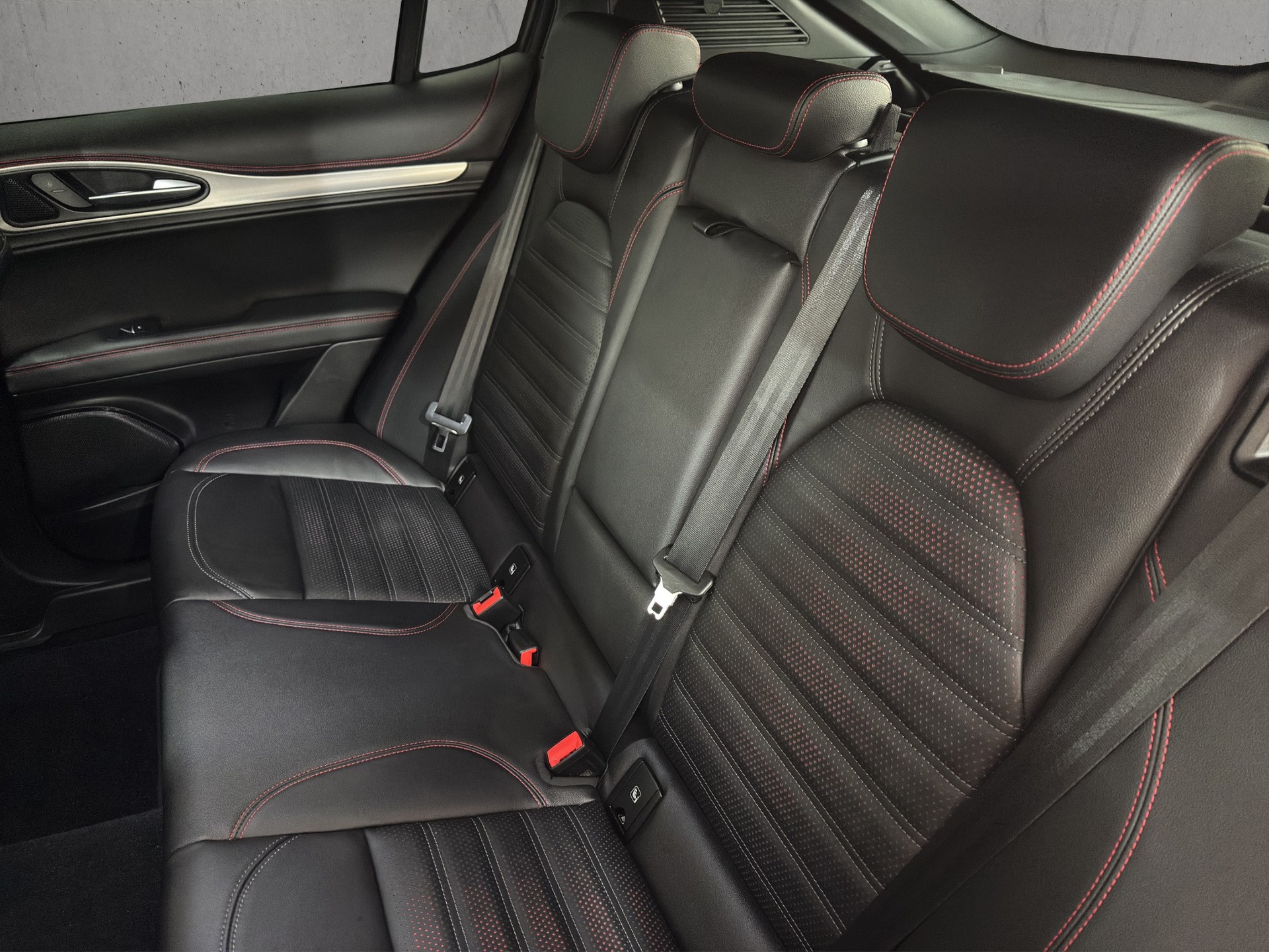 ALFA ROMEO Stelvio 2.0 Tributo Italiano Q4 AT8-image-11