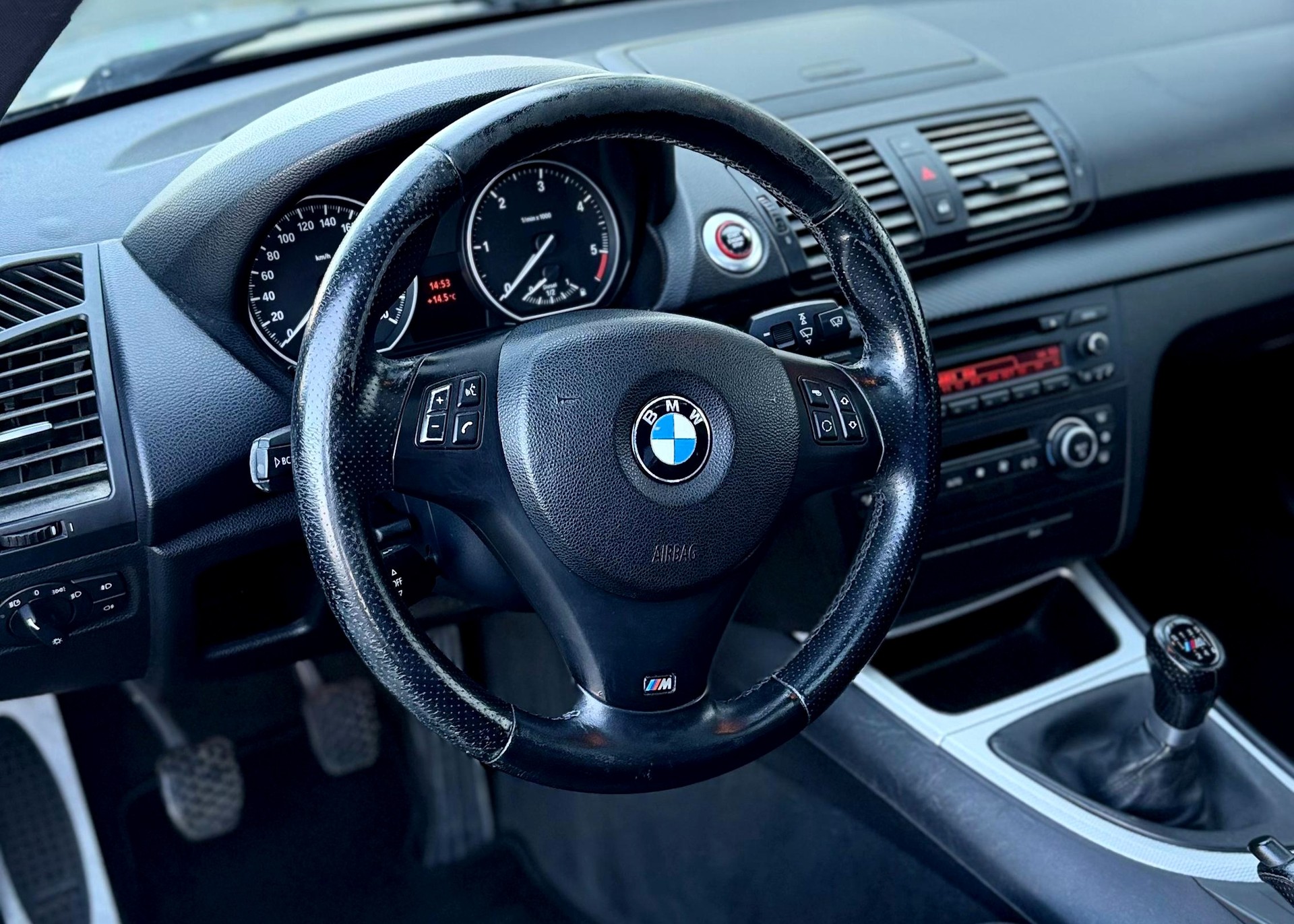 BMW 123d Coupé M-Sportpaket (CH)-image-3