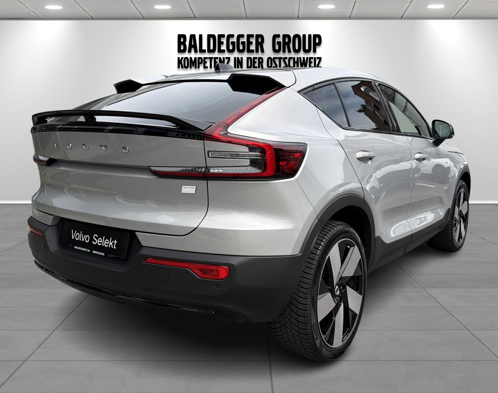 VOLVO C40 E80 Core-showroom-element-2