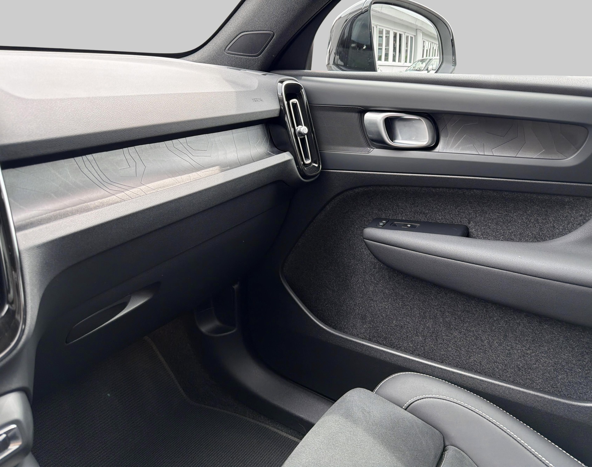 VOLVO C40 E80 Core-image-14
