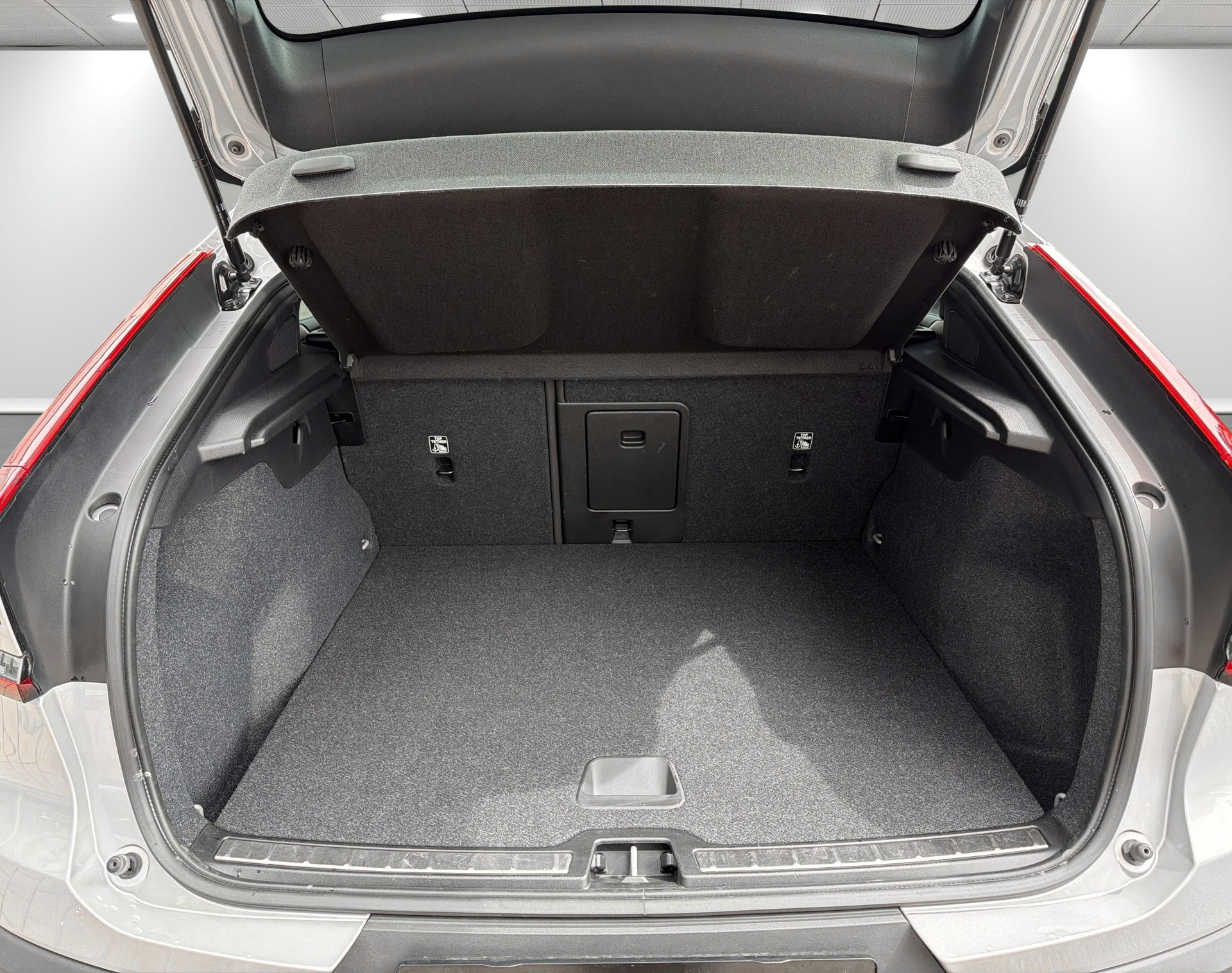 VOLVO C40 E80 Core-image-10
