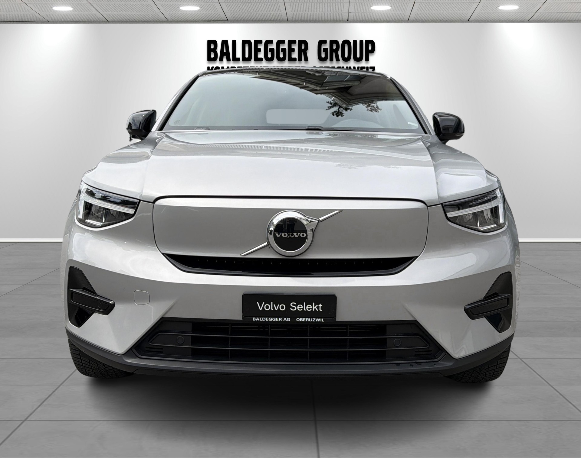 VOLVO C40 E80 Core-showroom-element-3