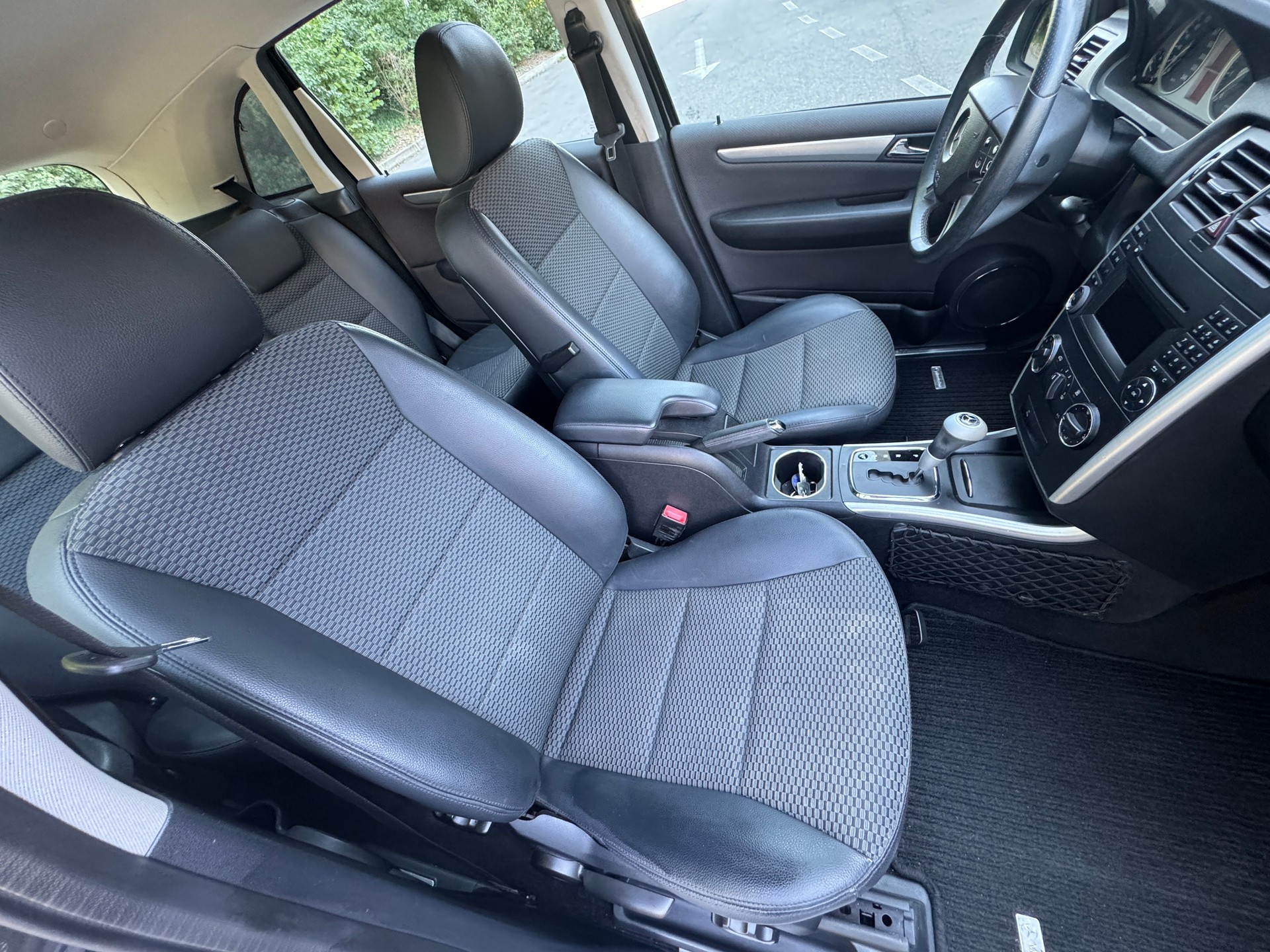 MERCEDES-BENZ B 200 Autotronic-image-7