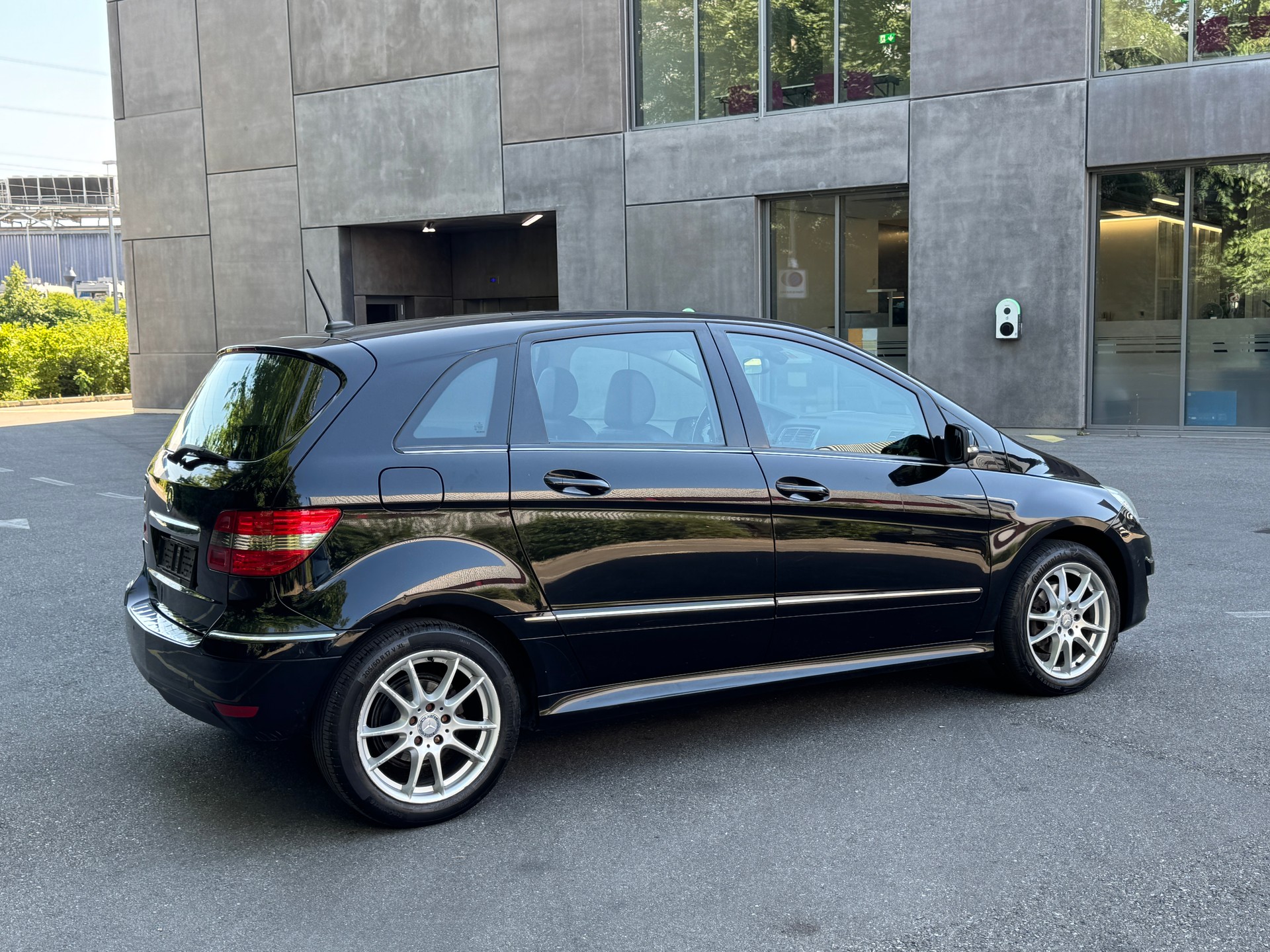 MERCEDES-BENZ B 200 Autotronic-image-4