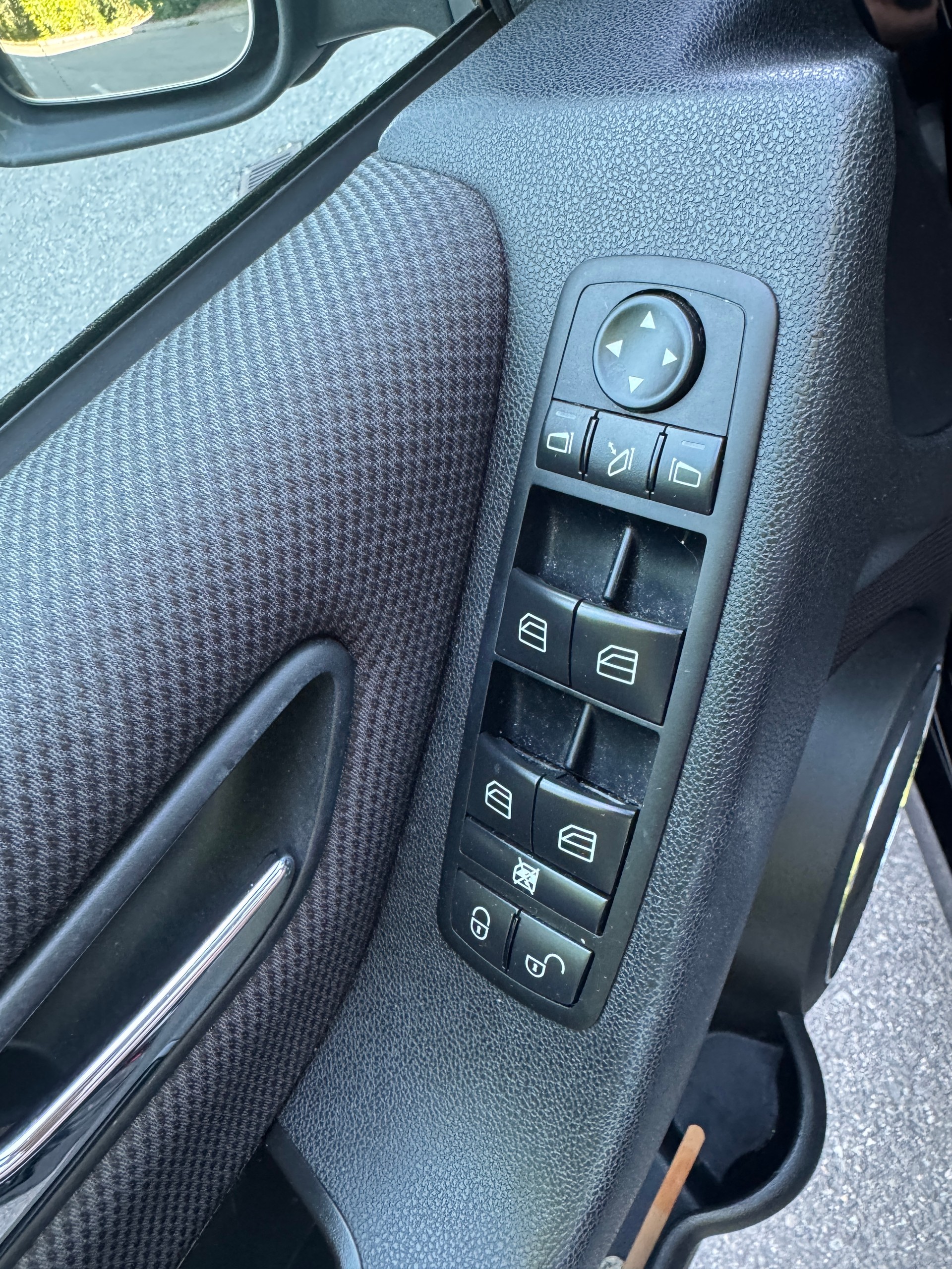MERCEDES-BENZ B 200 Autotronic-image-14