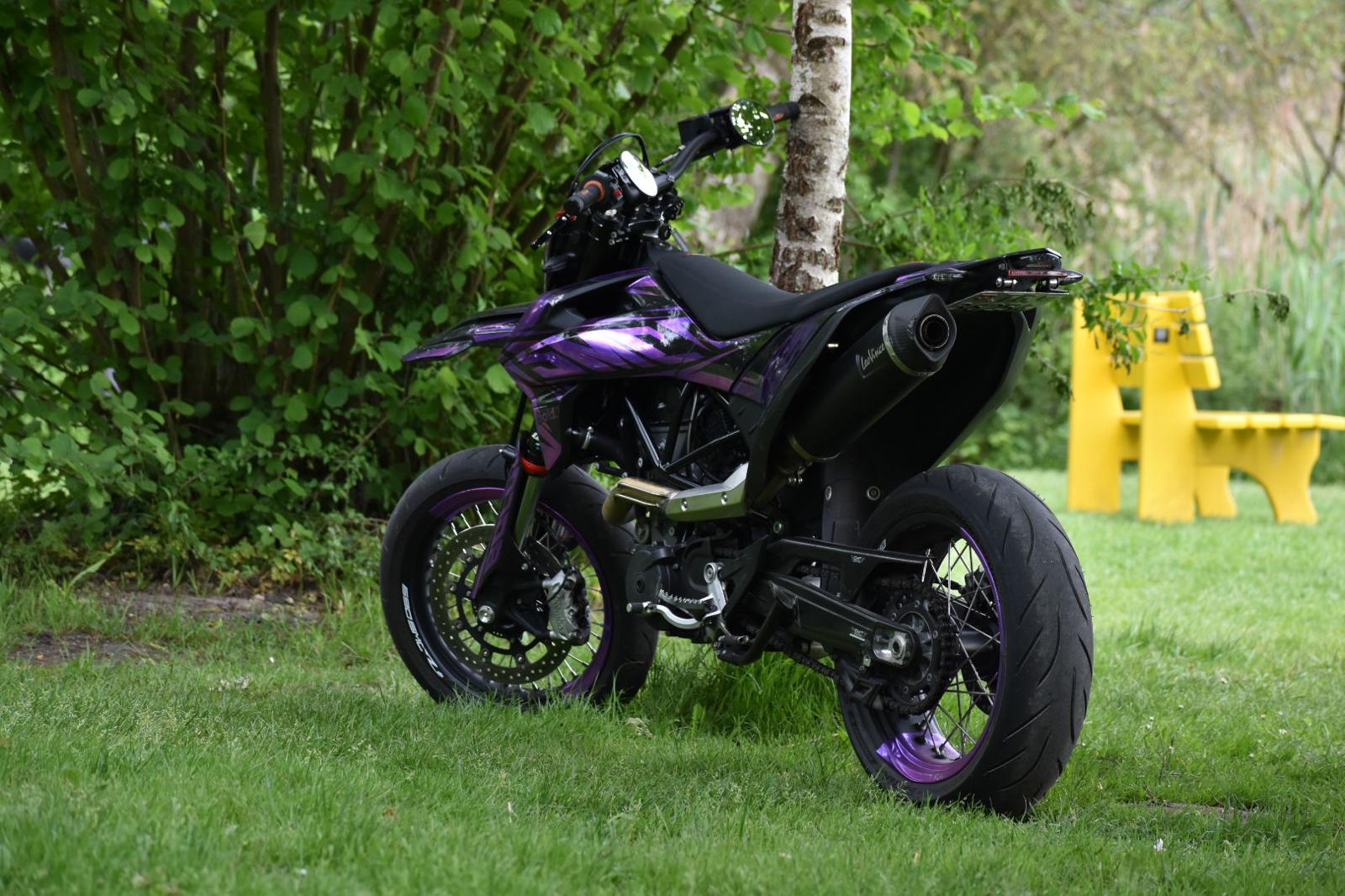 KTM 690 SMC R ABS (35 kW)-image-1