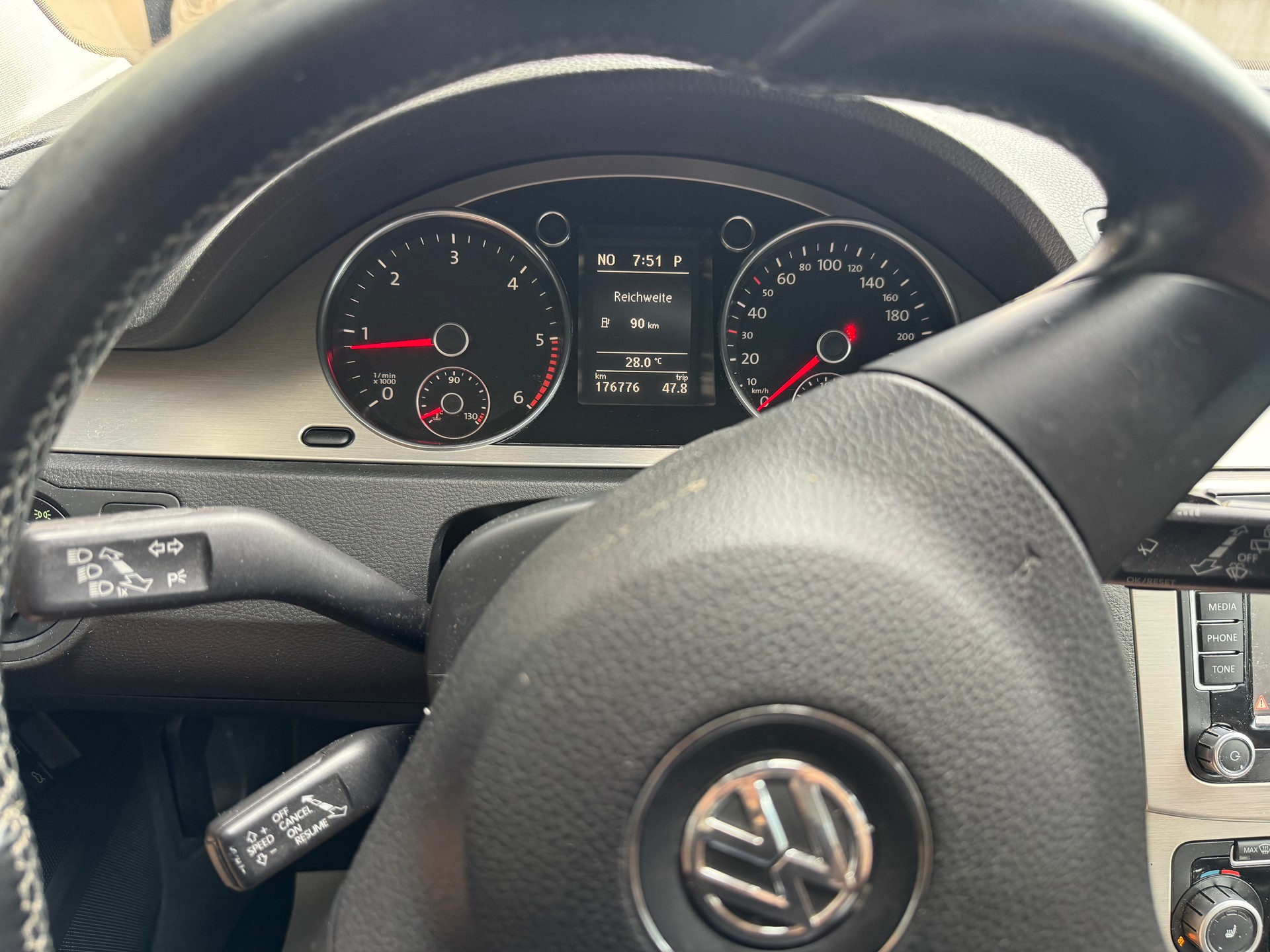 VW Passat Variant 2.0 TDI Highline 4Motion DSG-image-11