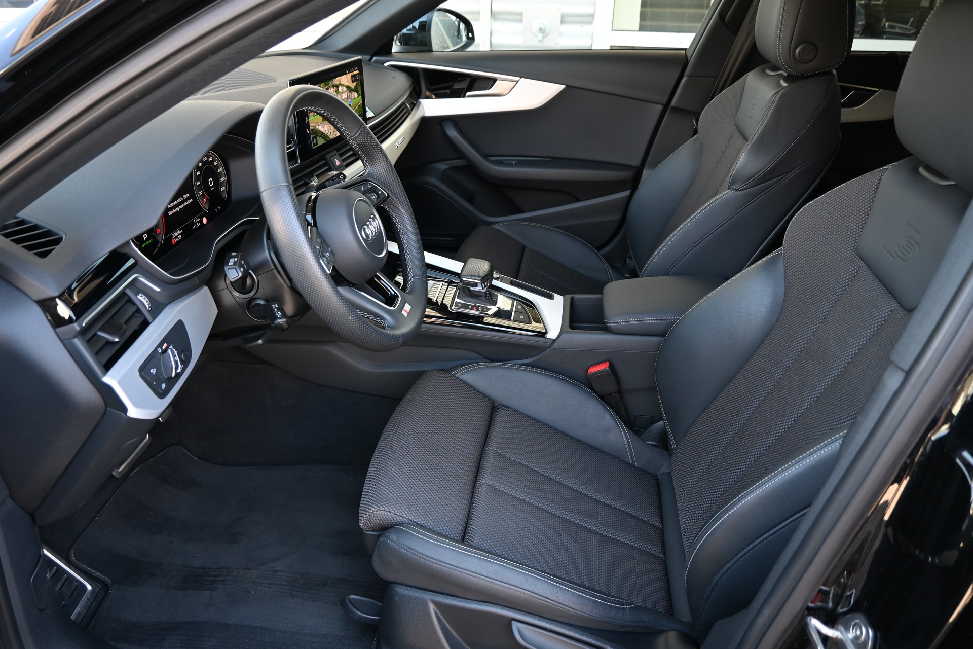 AUDI A4 Avant 40 TFSI S line S-tronic quattro + AHK 1700kg-image-12
