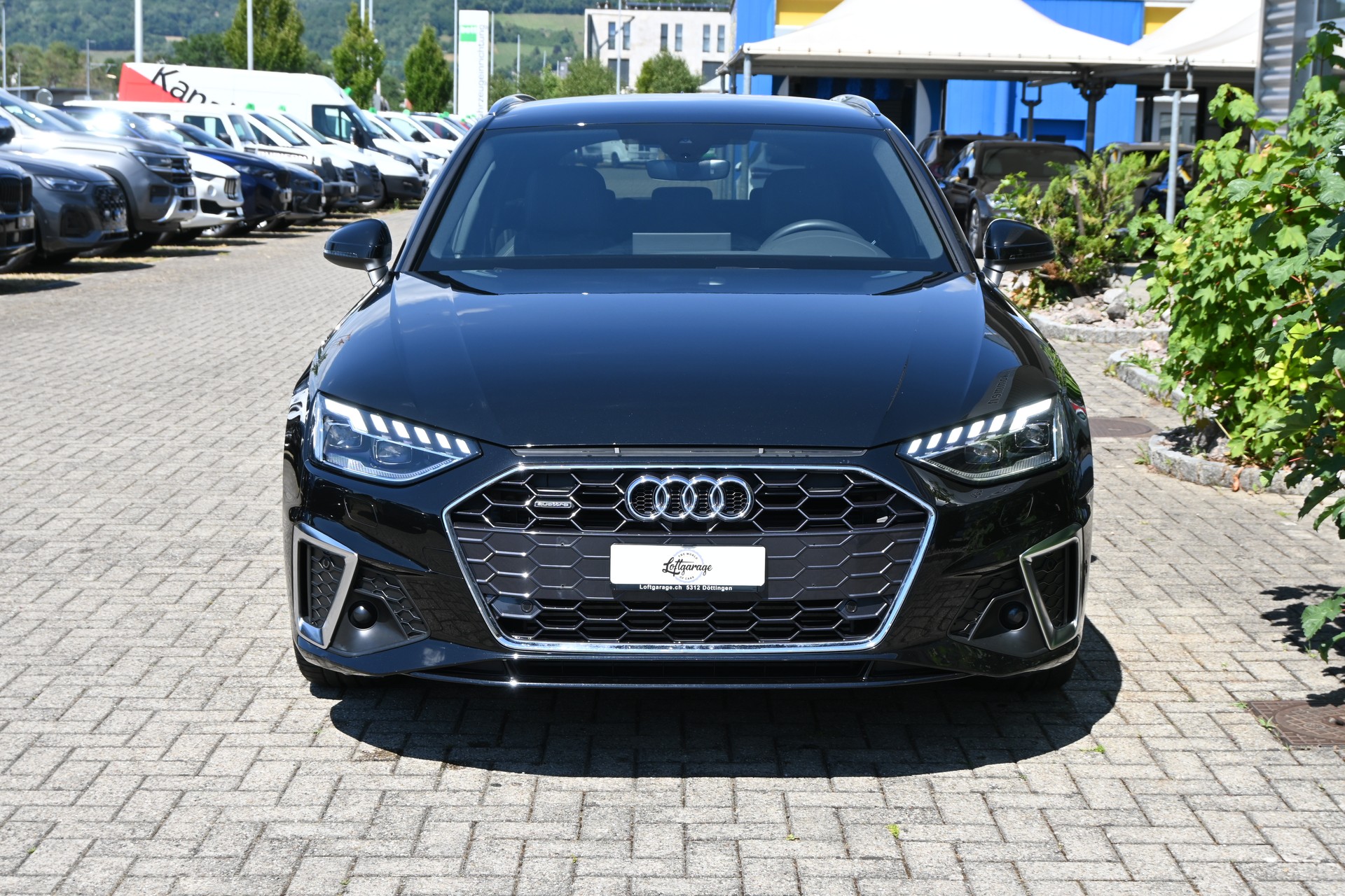 AUDI A4 Avant 40 TFSI S line S-tronic quattro + AHK 1700kg-showroom-element-2
