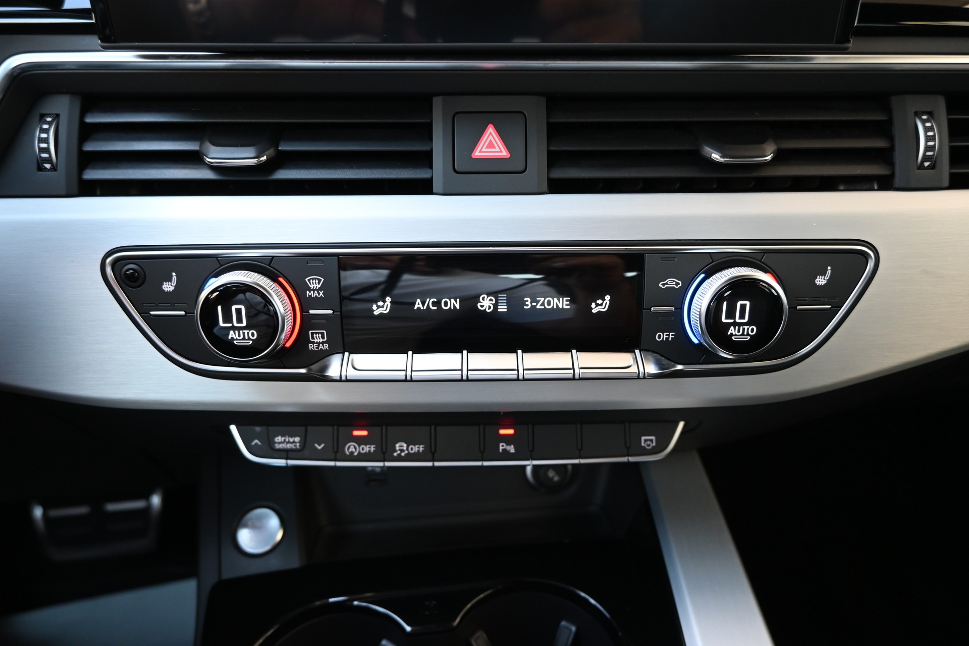 AUDI A4 Avant 40 TFSI S line S-tronic quattro + AHK 1700kg-image-22
