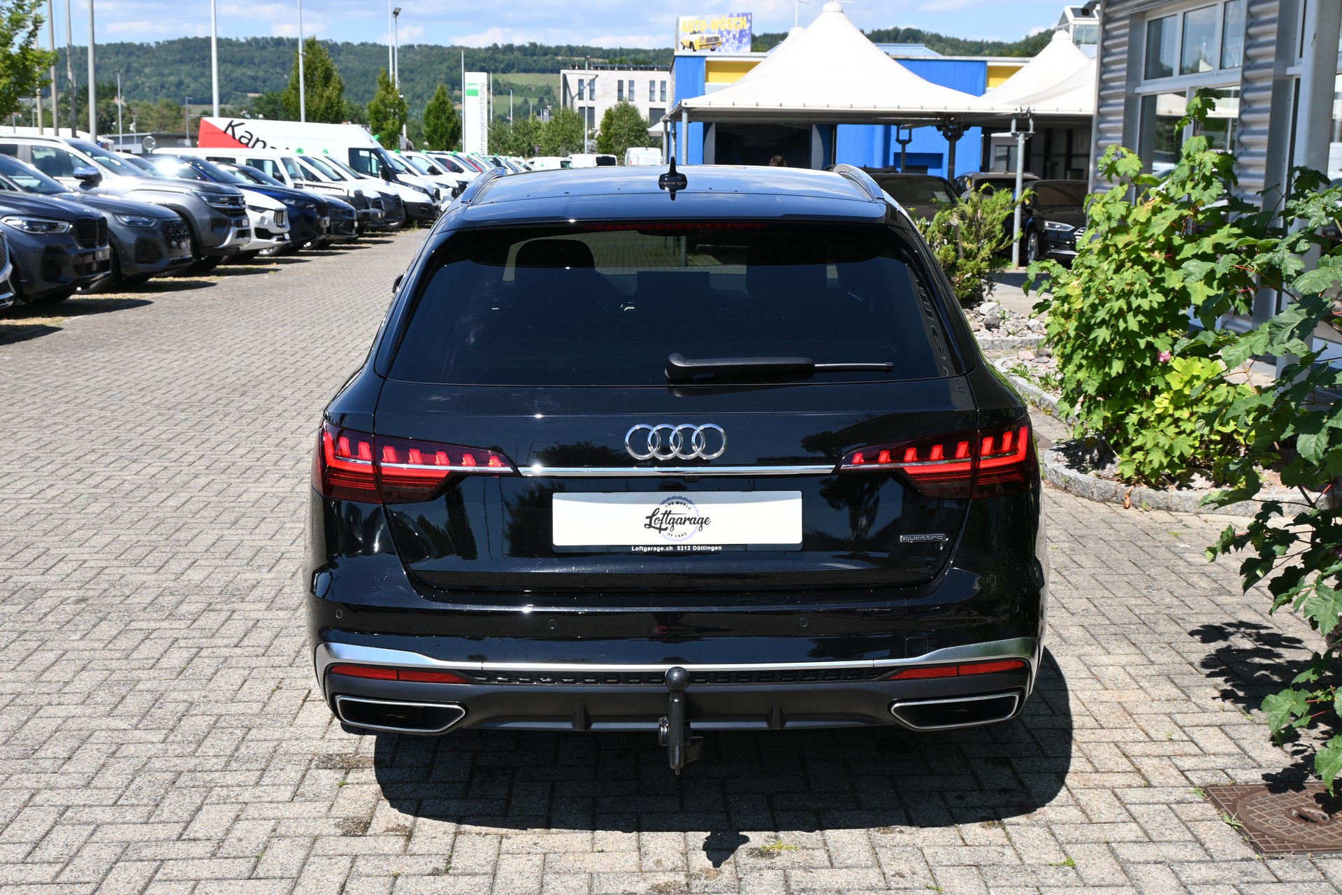 AUDI A4 Avant 40 TFSI S line S-tronic quattro + AHK 1700kg-showroom-element-3