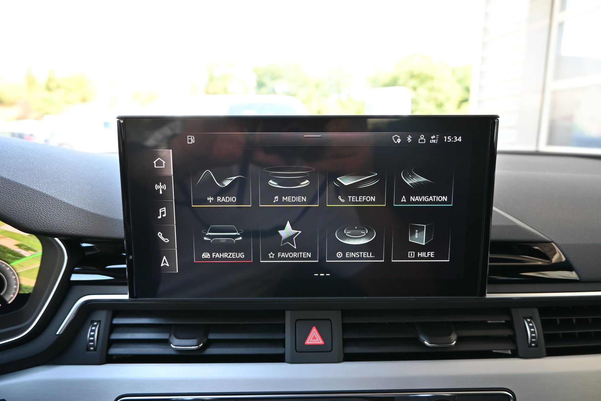 AUDI A4 Avant 40 TFSI S line S-tronic quattro + AHK 1700kg-image-28