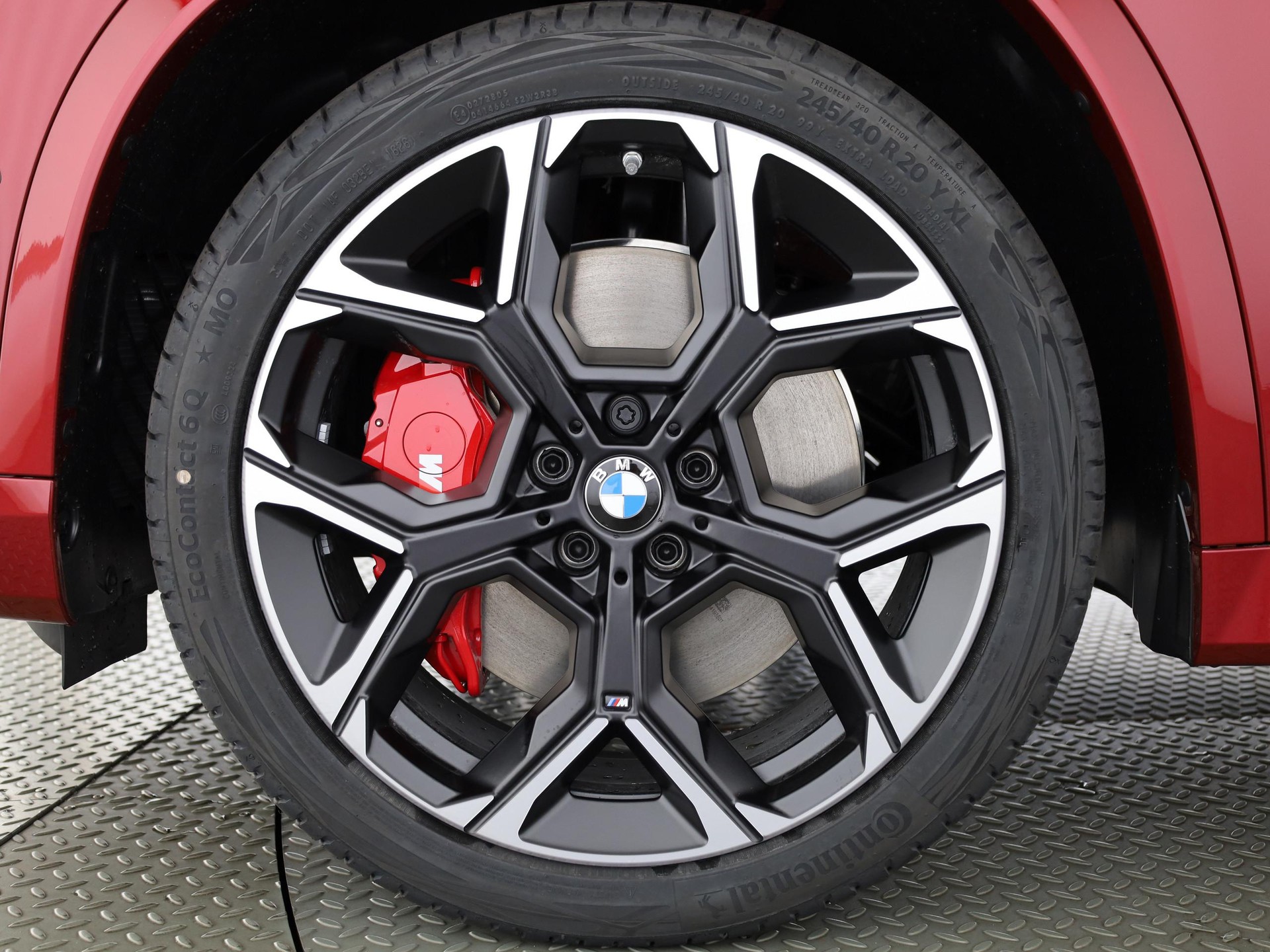 BMW X1 M35i-showroom-element-3