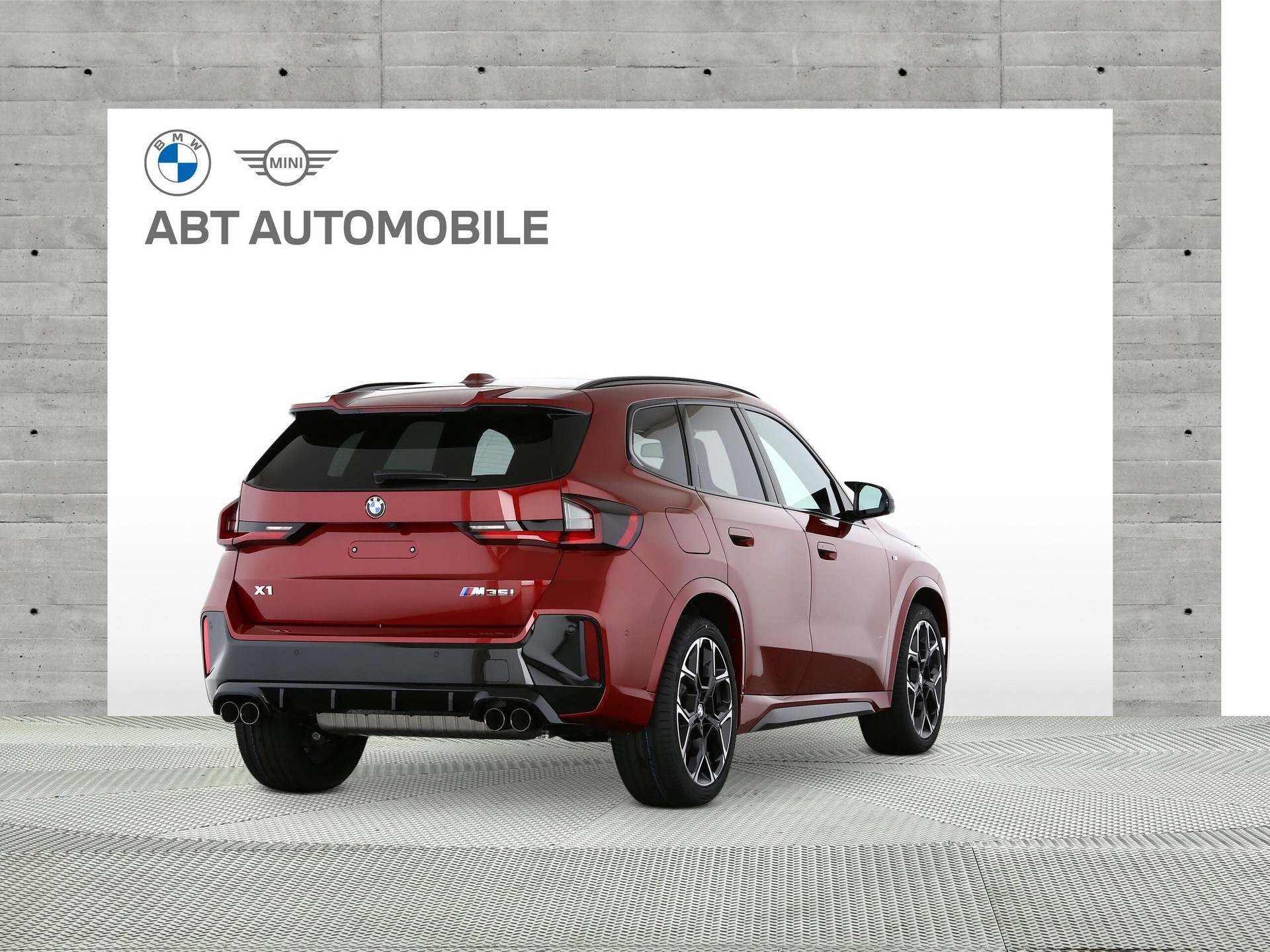 BMW X1 M35i-showroom-element-2