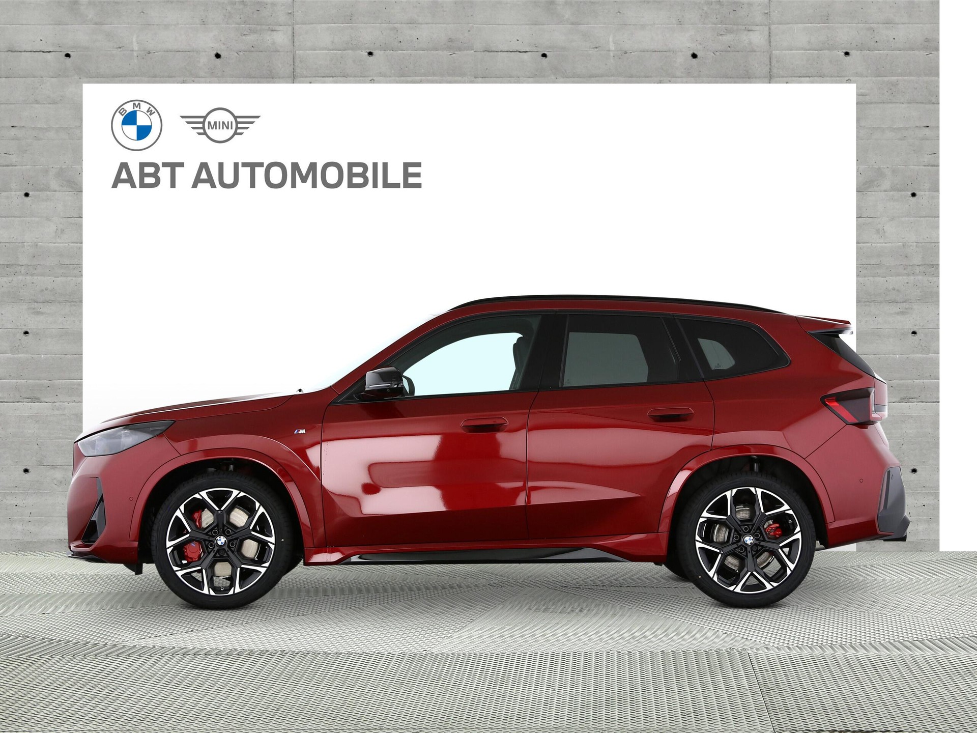 BMW X1 M35i-showroom-element-1