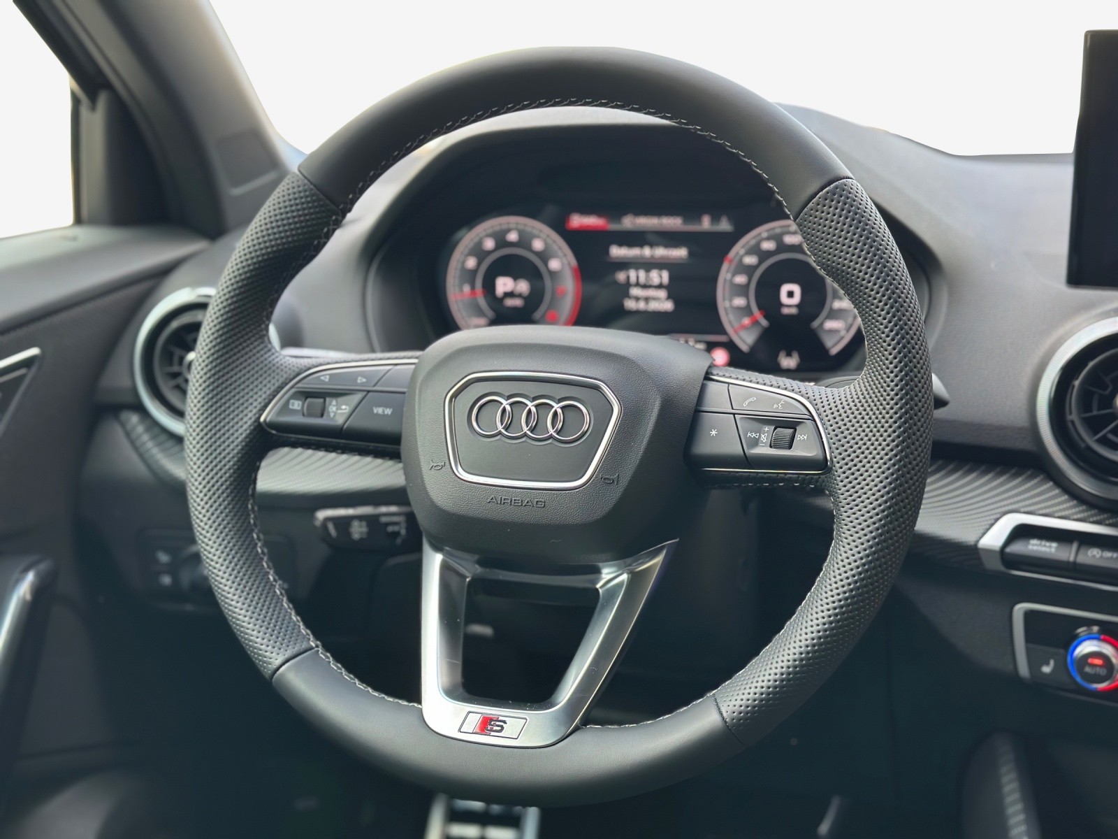 AUDI Q2 40 TFSI S line Attraction quattro S-tronic-image-8