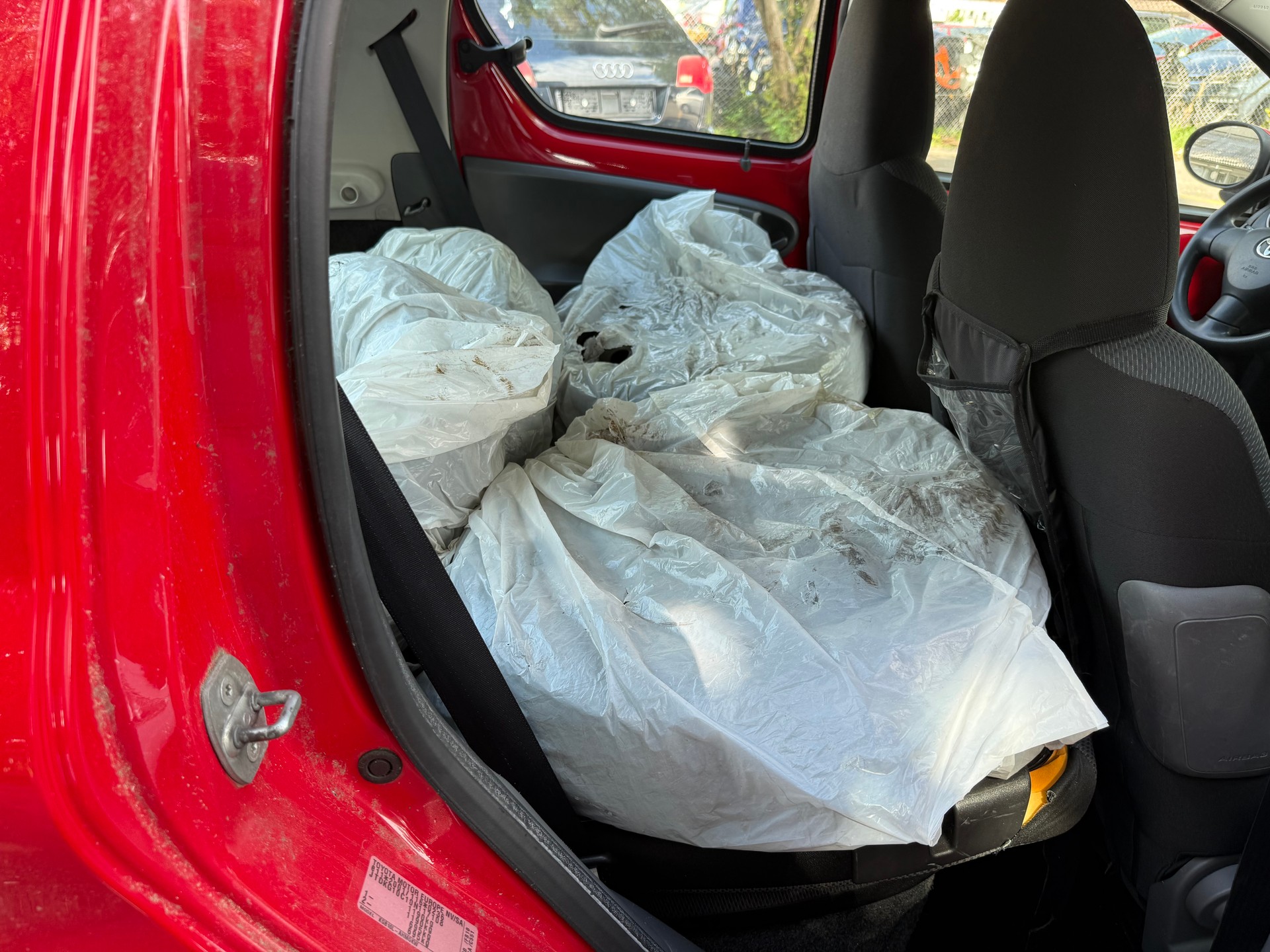 TOYOTA Aygo 1.0 Linea Terra-image-7