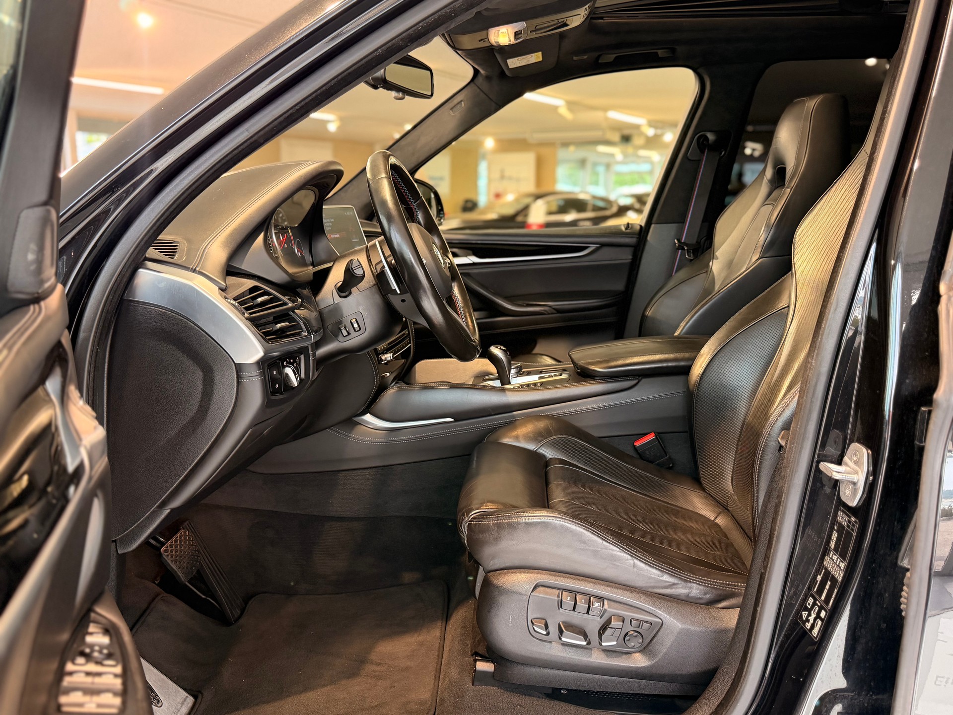 BMW X5M Steptronic-image-13
