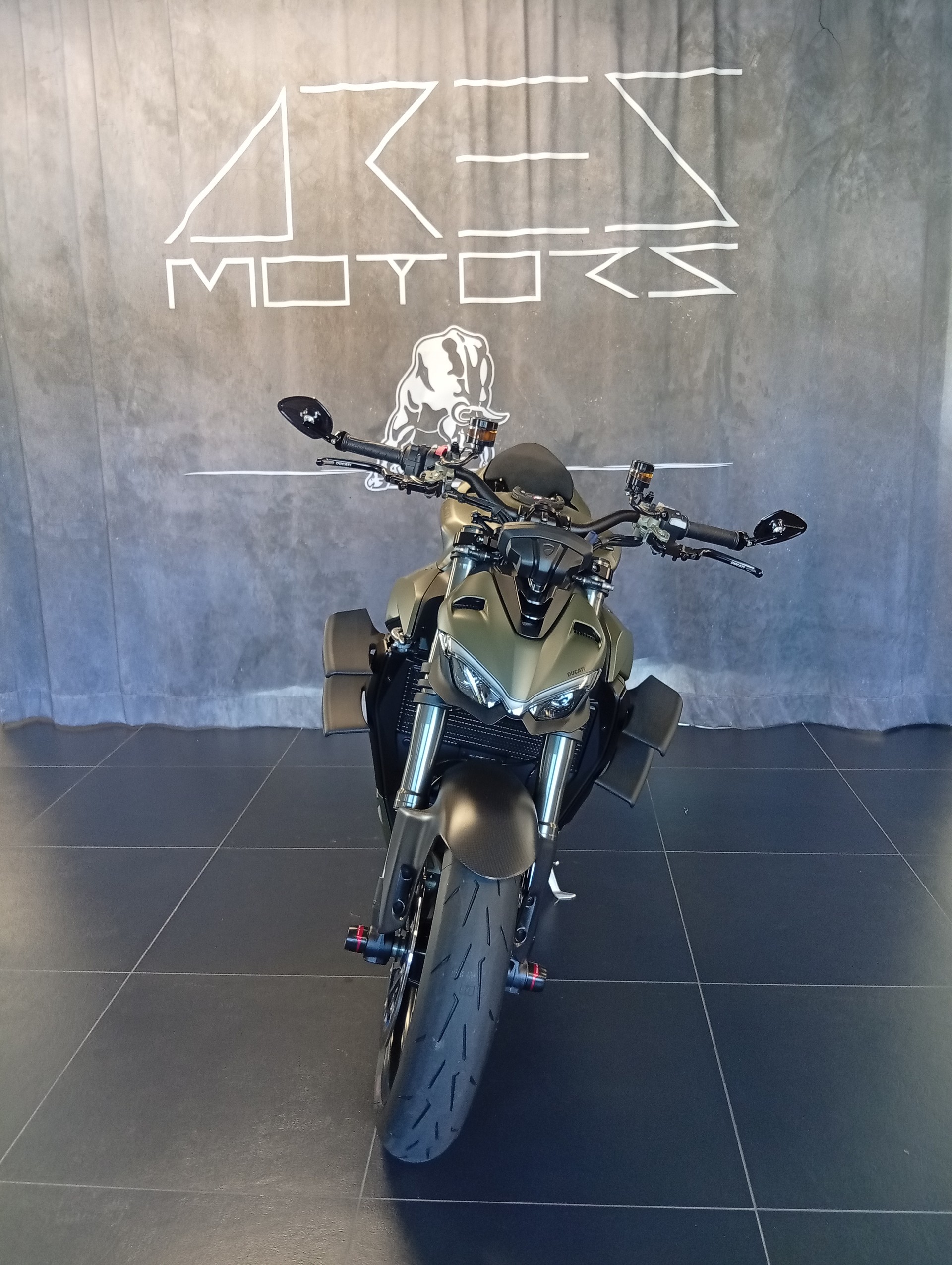 DUCATI Streetfighter V2-image-2