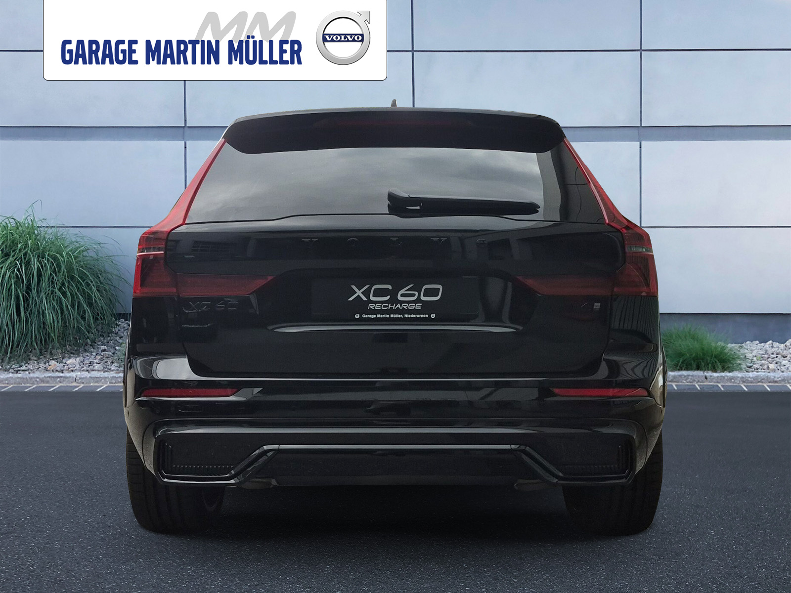 VOLVO XC60 2.0 T6 TE Black Edition eAWD-showroom-element-3