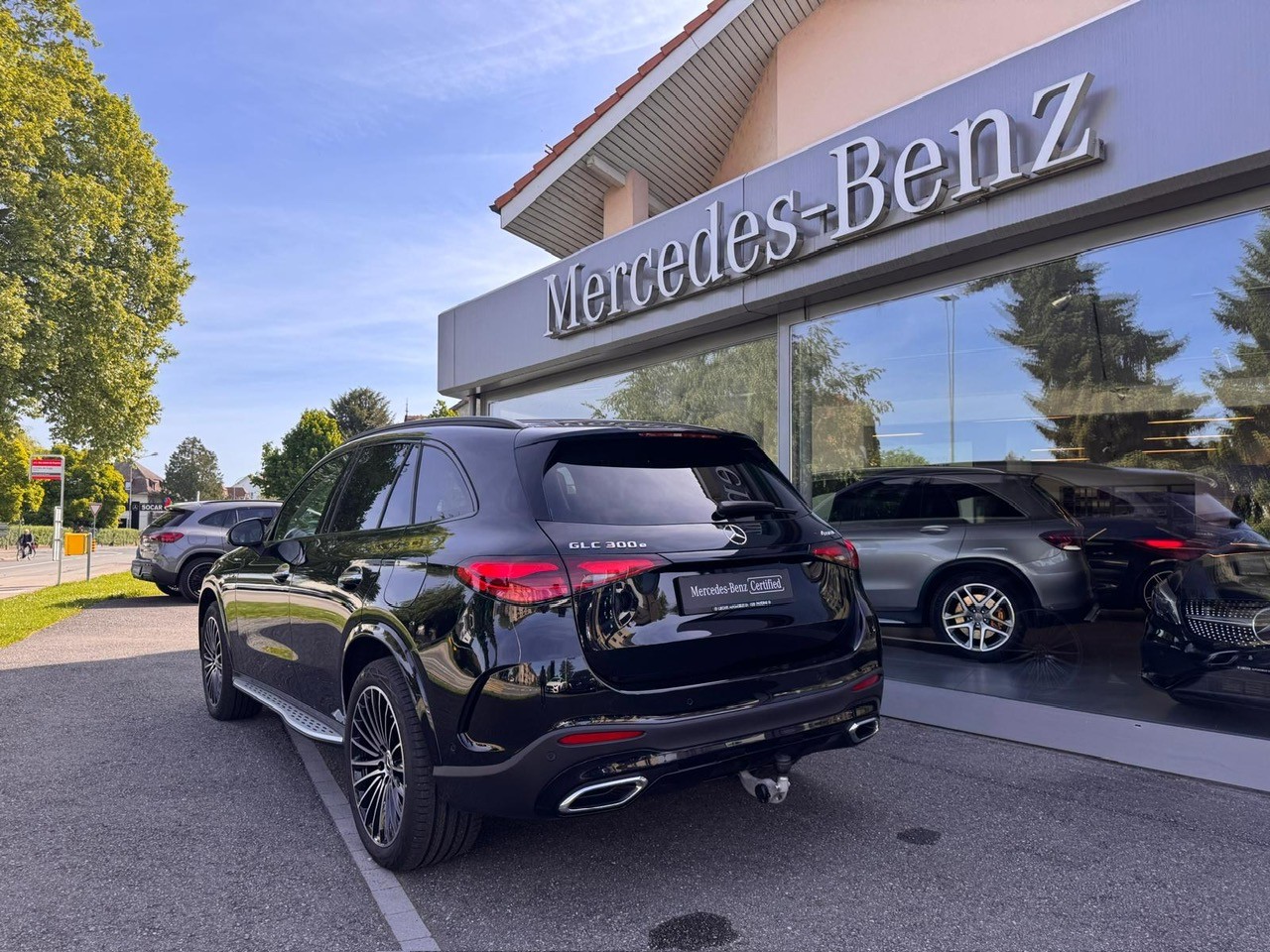 MERCEDES-BENZ GLC 300 e 4Matic EQ Star 9G-Tronic-showroom-element-3