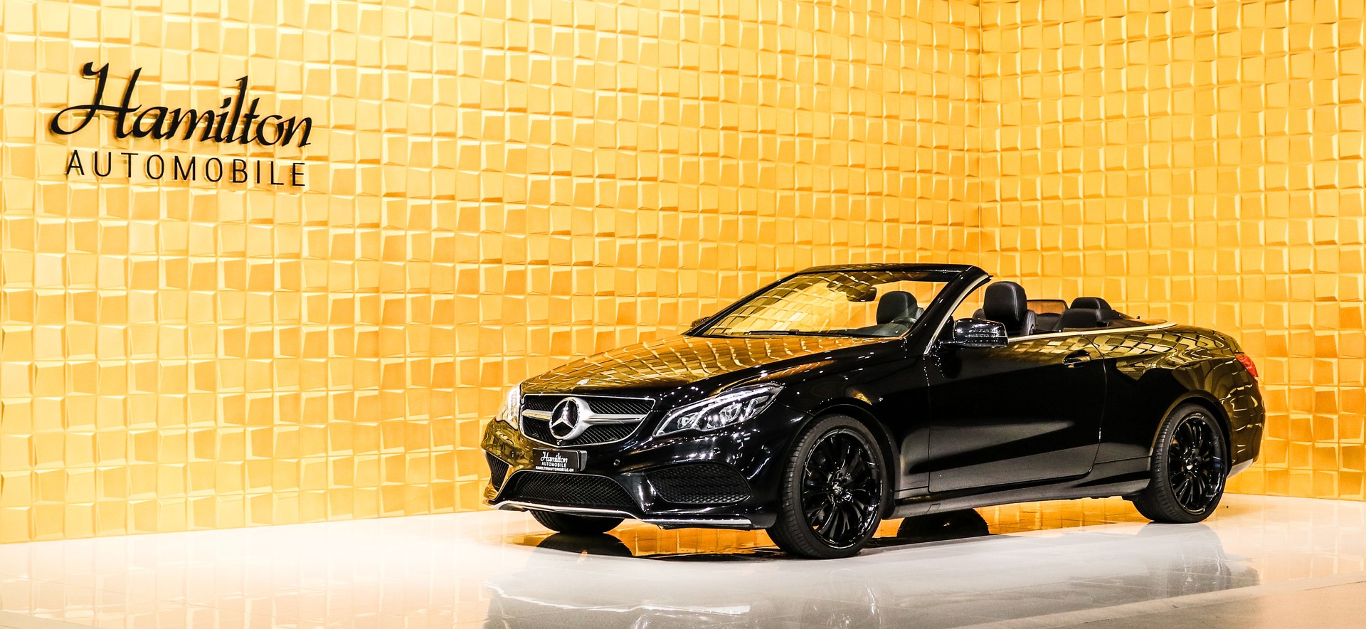 MERCEDES-BENZ E 250 7G-Tronic-showroom-element-1