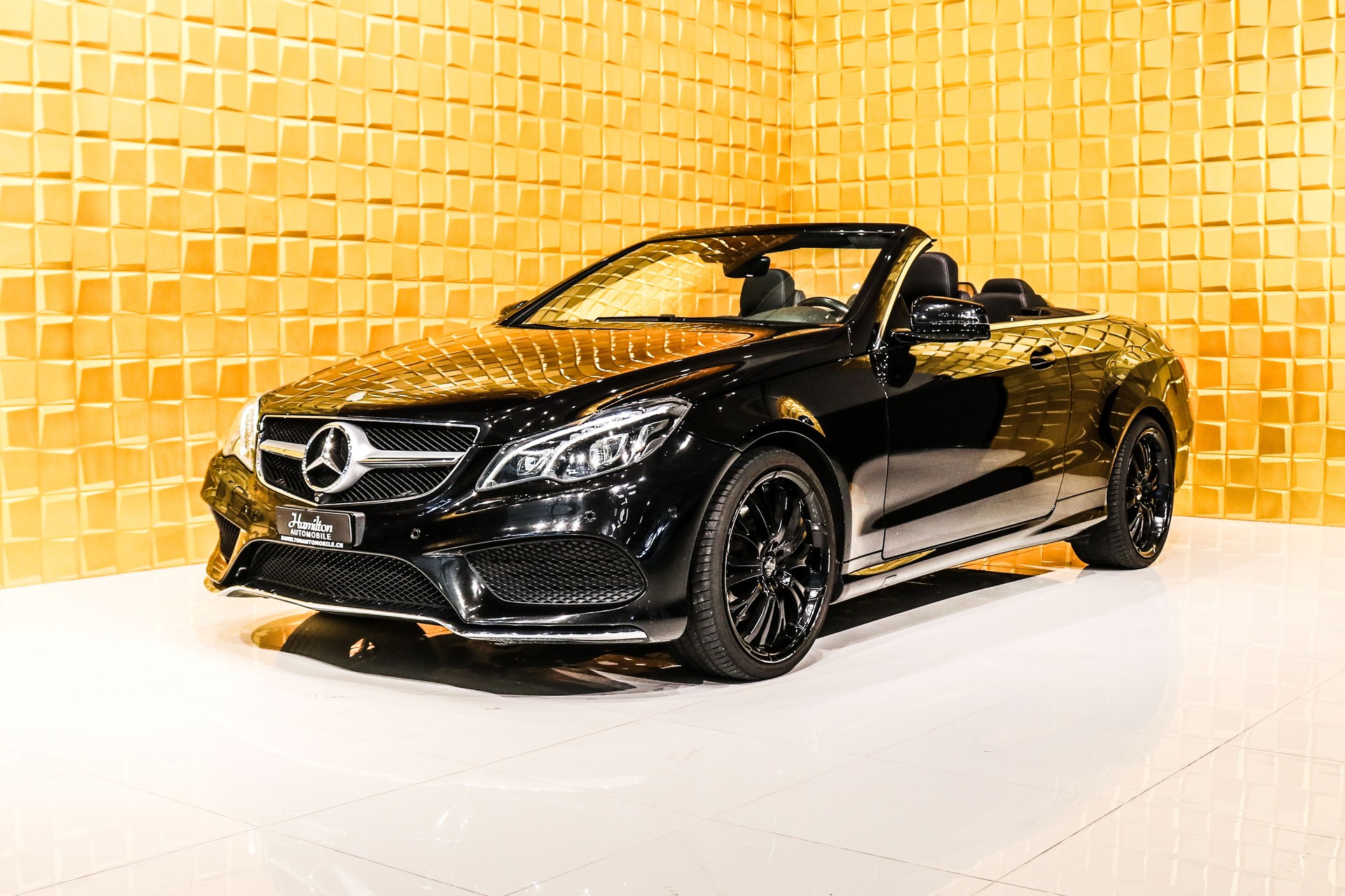 MERCEDES-BENZ E 250 7G-Tronic-showroom-element-3