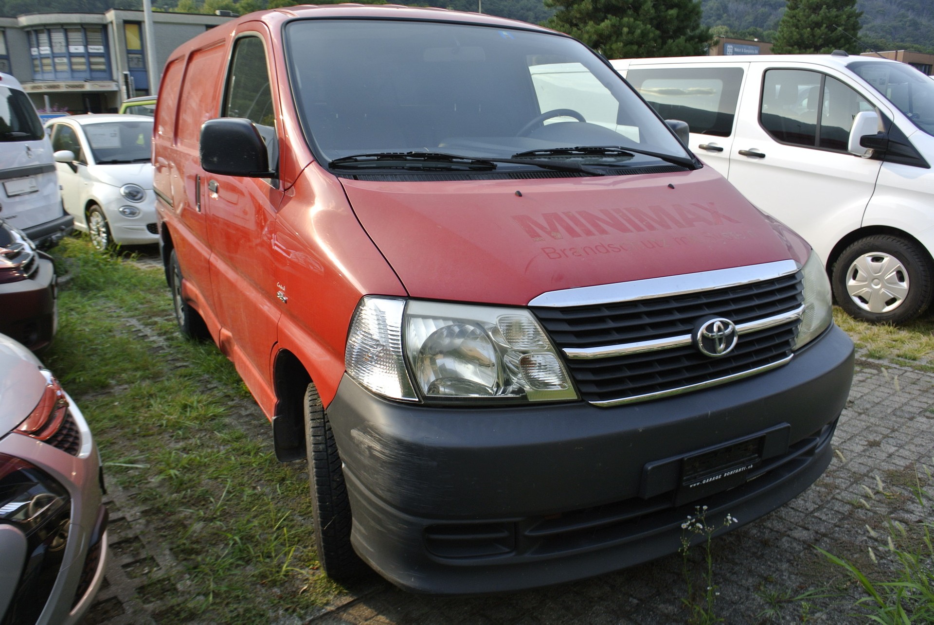 TOYOTA Hiace D-4D Van 4WD SWB-showroom-element-2
