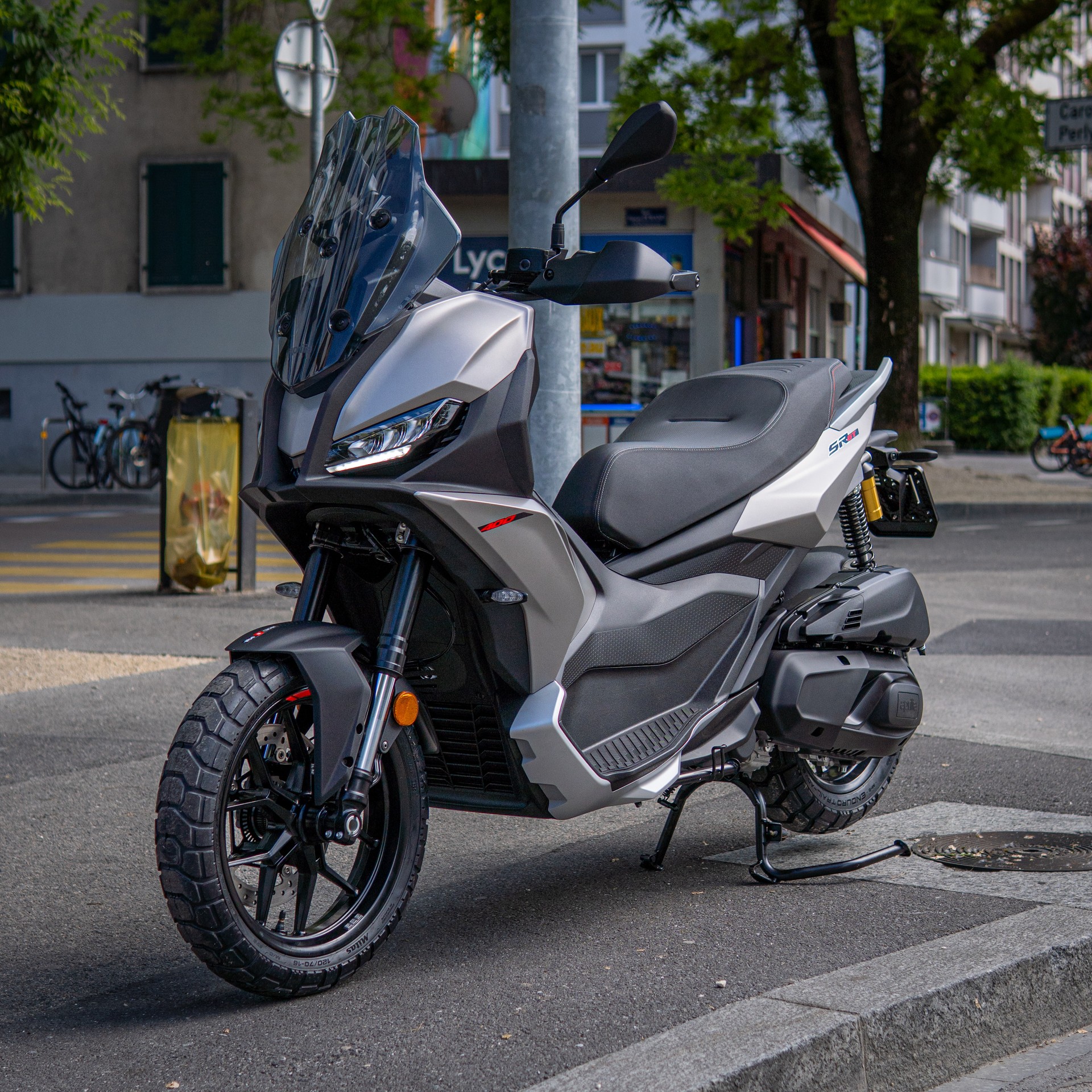APRILIA SRGT400-image-6