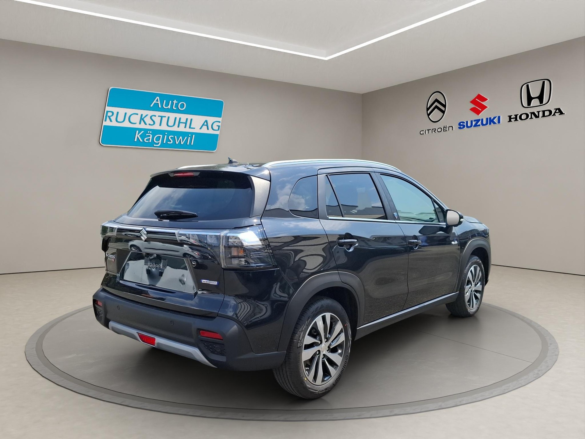 SUZUKI S-Cross 1.4 T Piz Sulai Top Hybrid 4x4-image-3