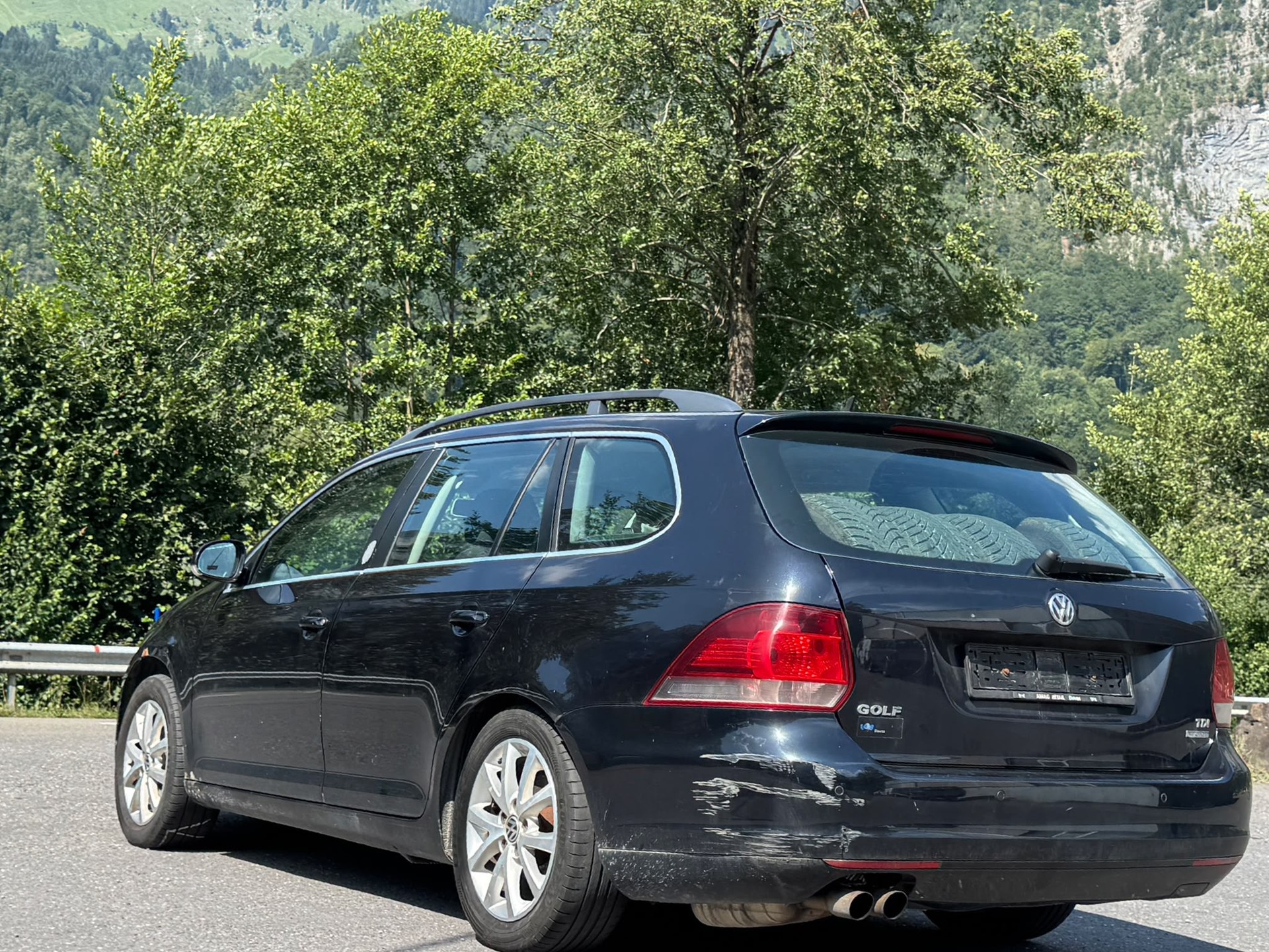 VW Golf Variant 1.6 TDI Comfortline 4Motion-image-4