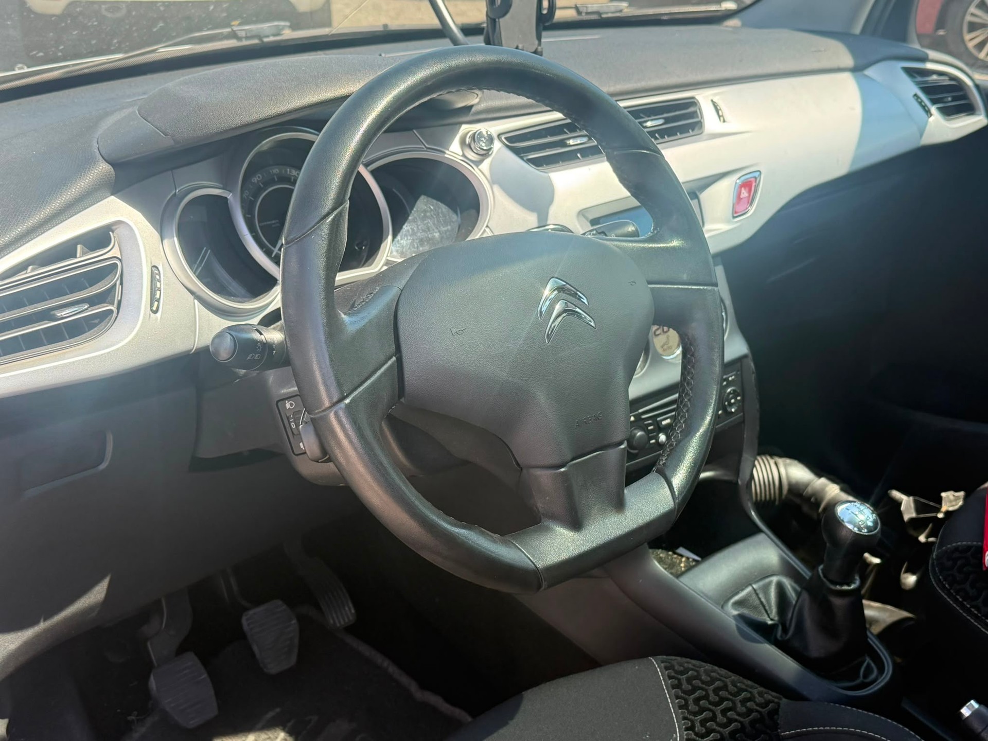 CITROEN C3 1.6 16V HDi Exclusive-image-9