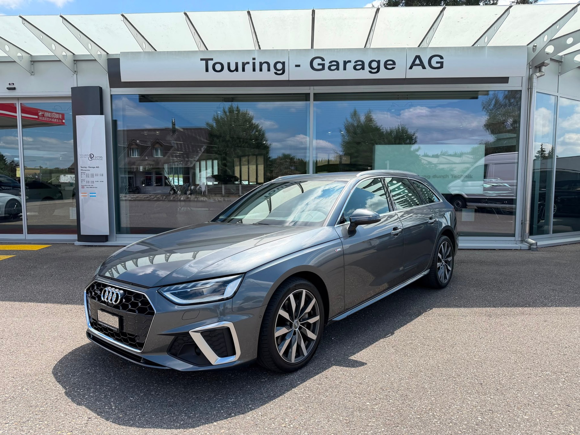 AUDI A4 Avant 40 TDI S line quattro S-tronic