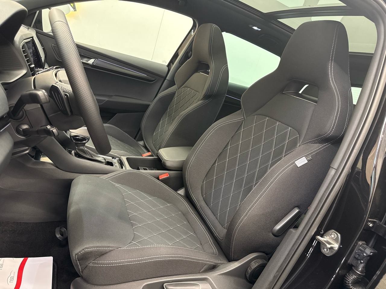 SKODA Karoq 2.0 TSI SportLine 4x4 DSG-showroom-element-3